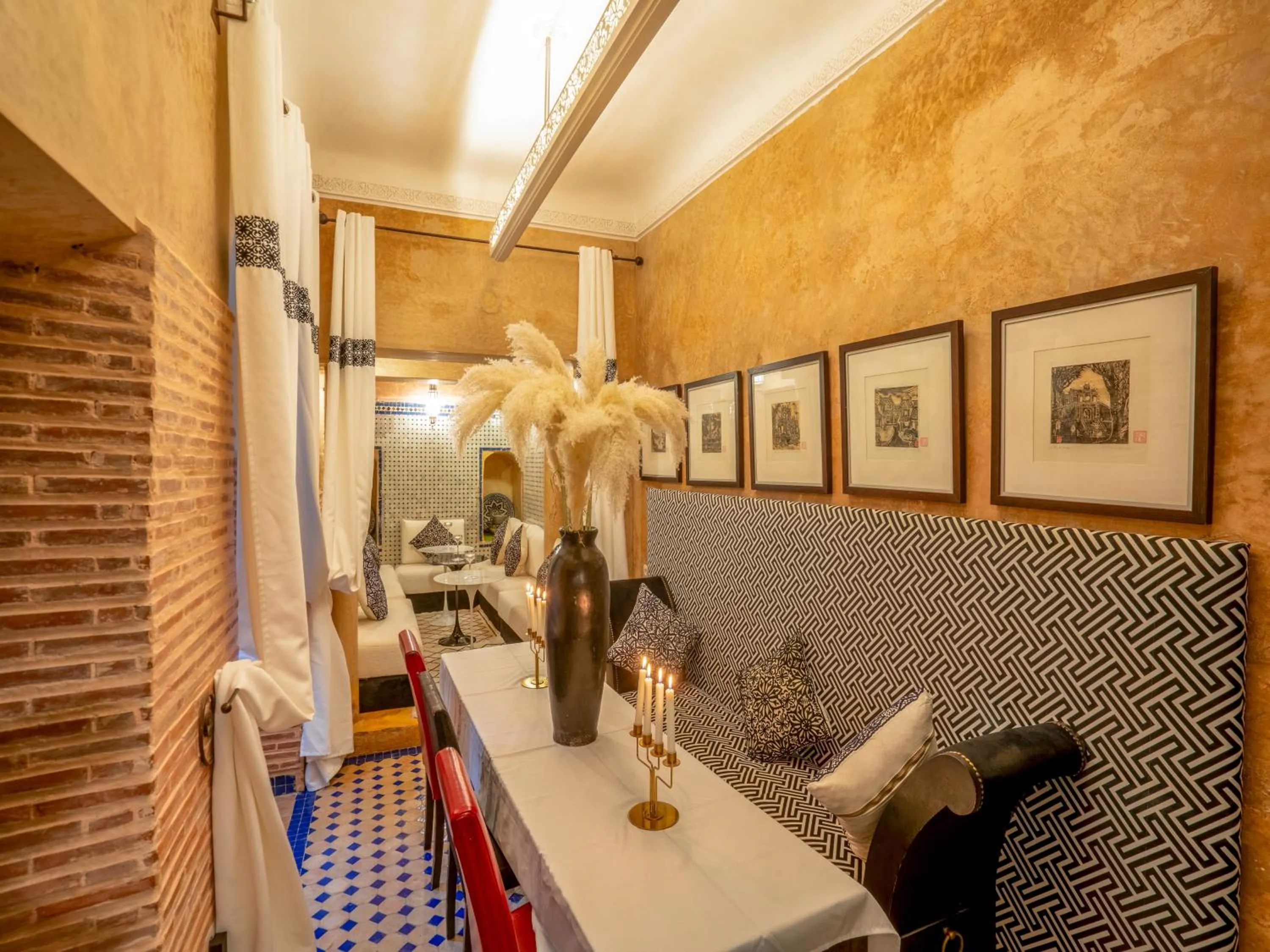 Restaurant/places to eat in Riad Ines Home