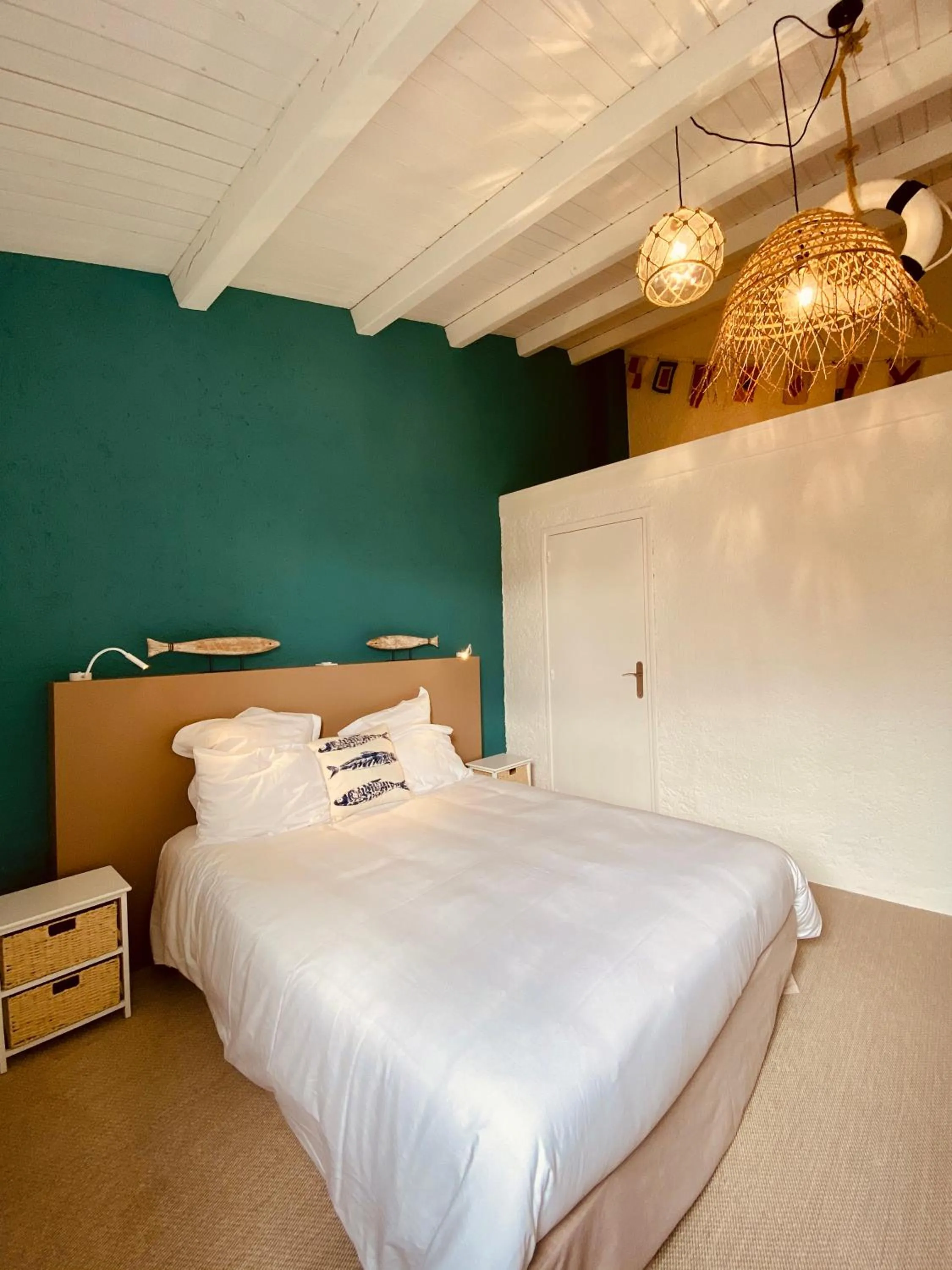 Bed in Hôtel Île de Lumière