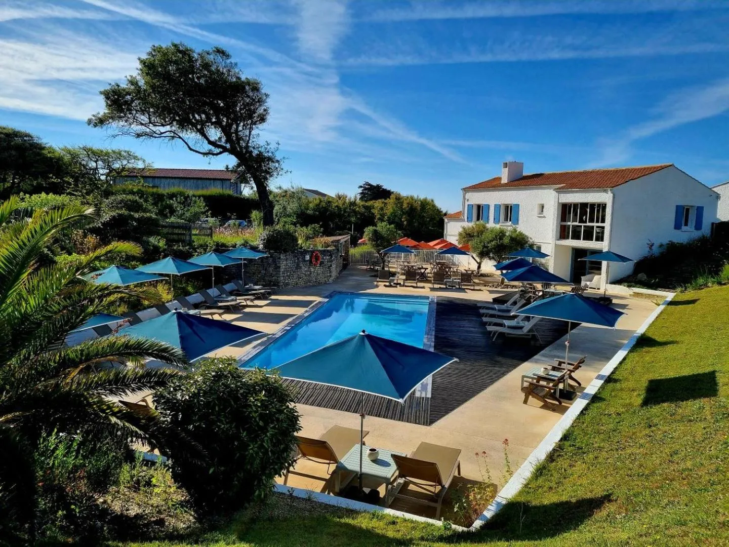 Swimming pool in Hôtel Île de Lumière