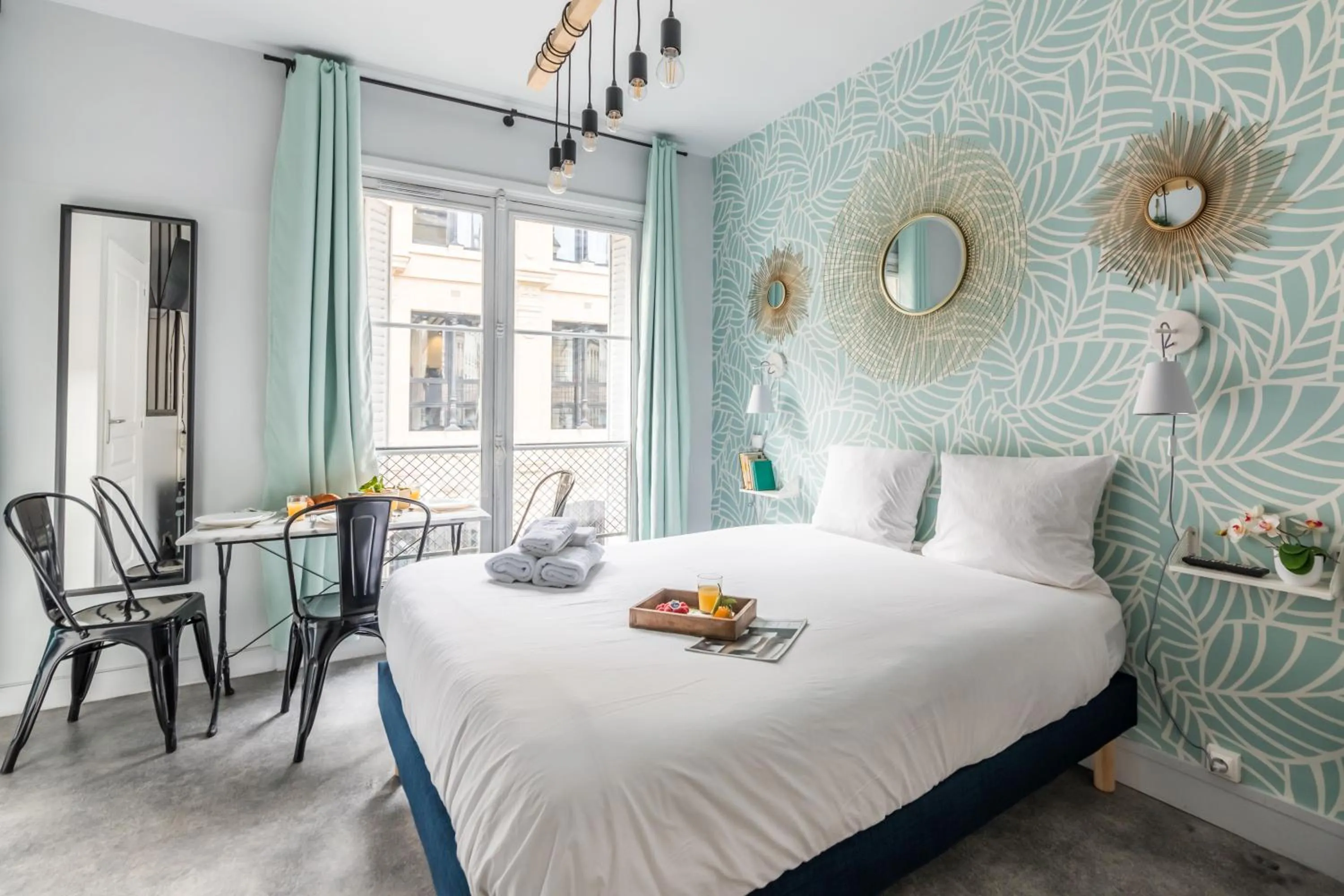 Bedroom, Bed in WS Louvre - Etienne Marcel