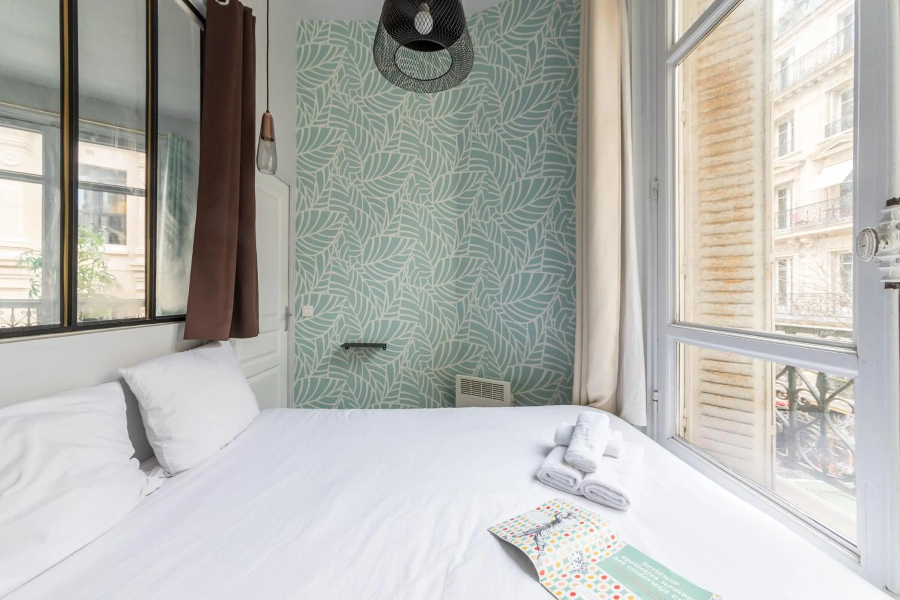 Bedroom, Bed in WS Louvre - Etienne Marcel