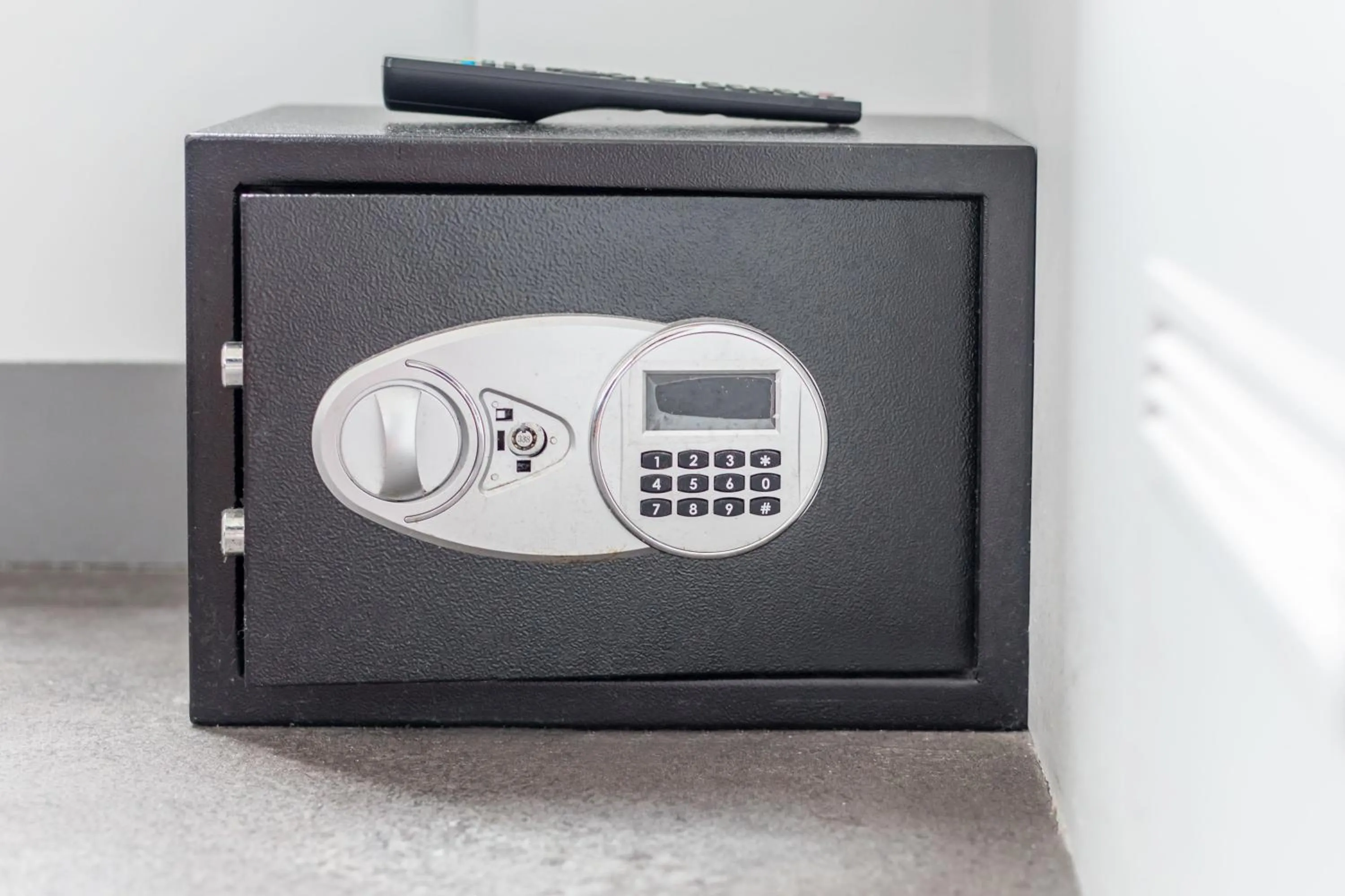 safe in WS Louvre - Etienne Marcel