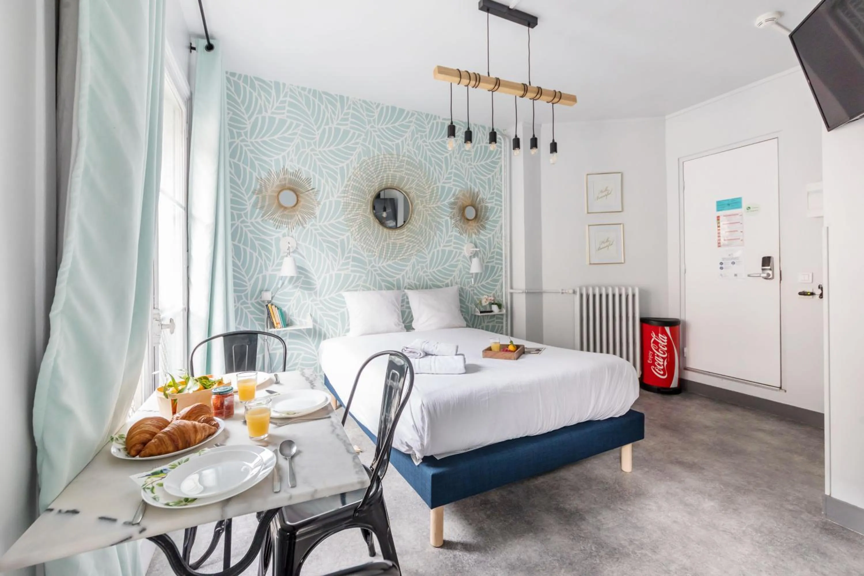 Bedroom, Bed in WS Louvre - Etienne Marcel