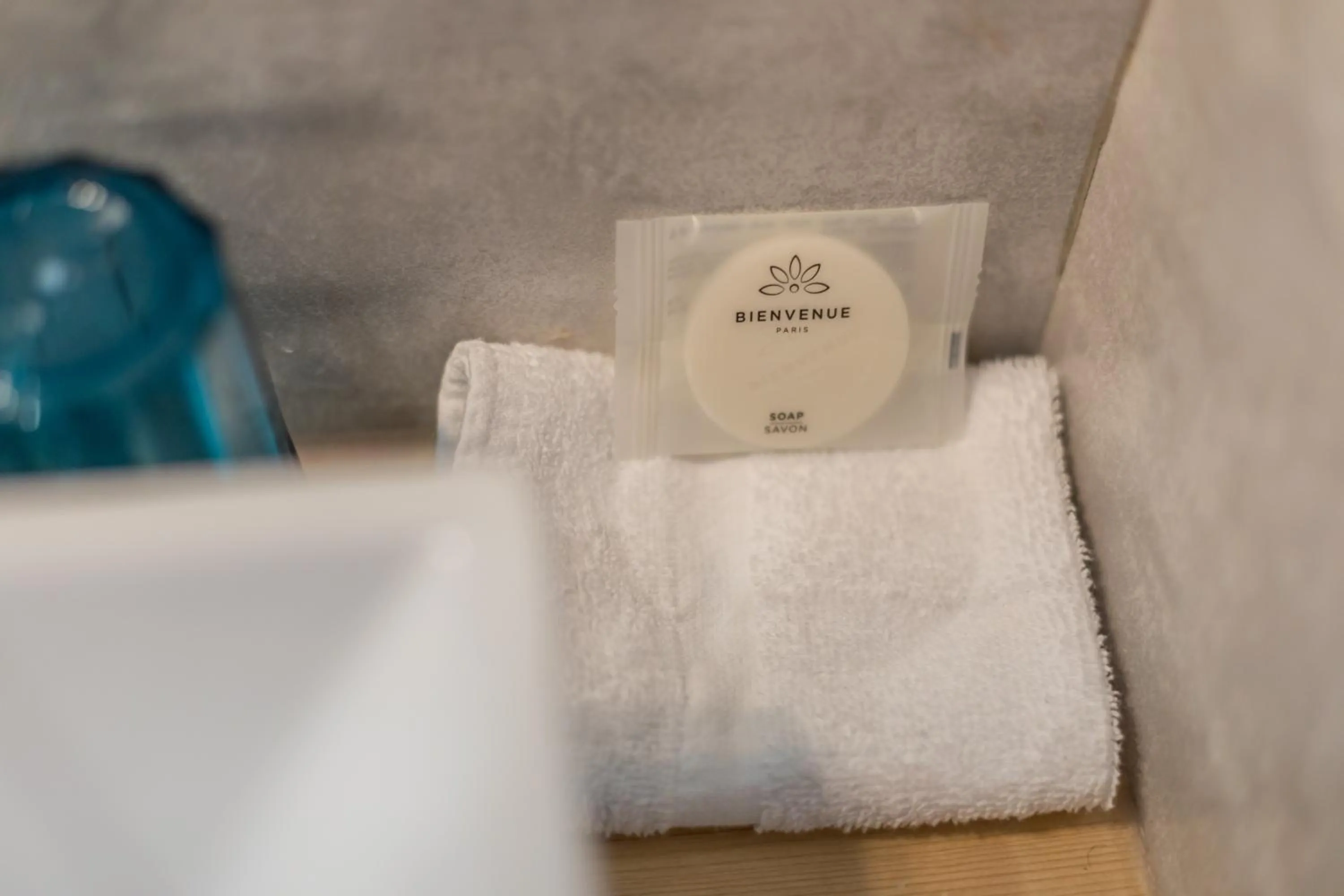 Bathroom, Bed in WS Louvre - Etienne Marcel