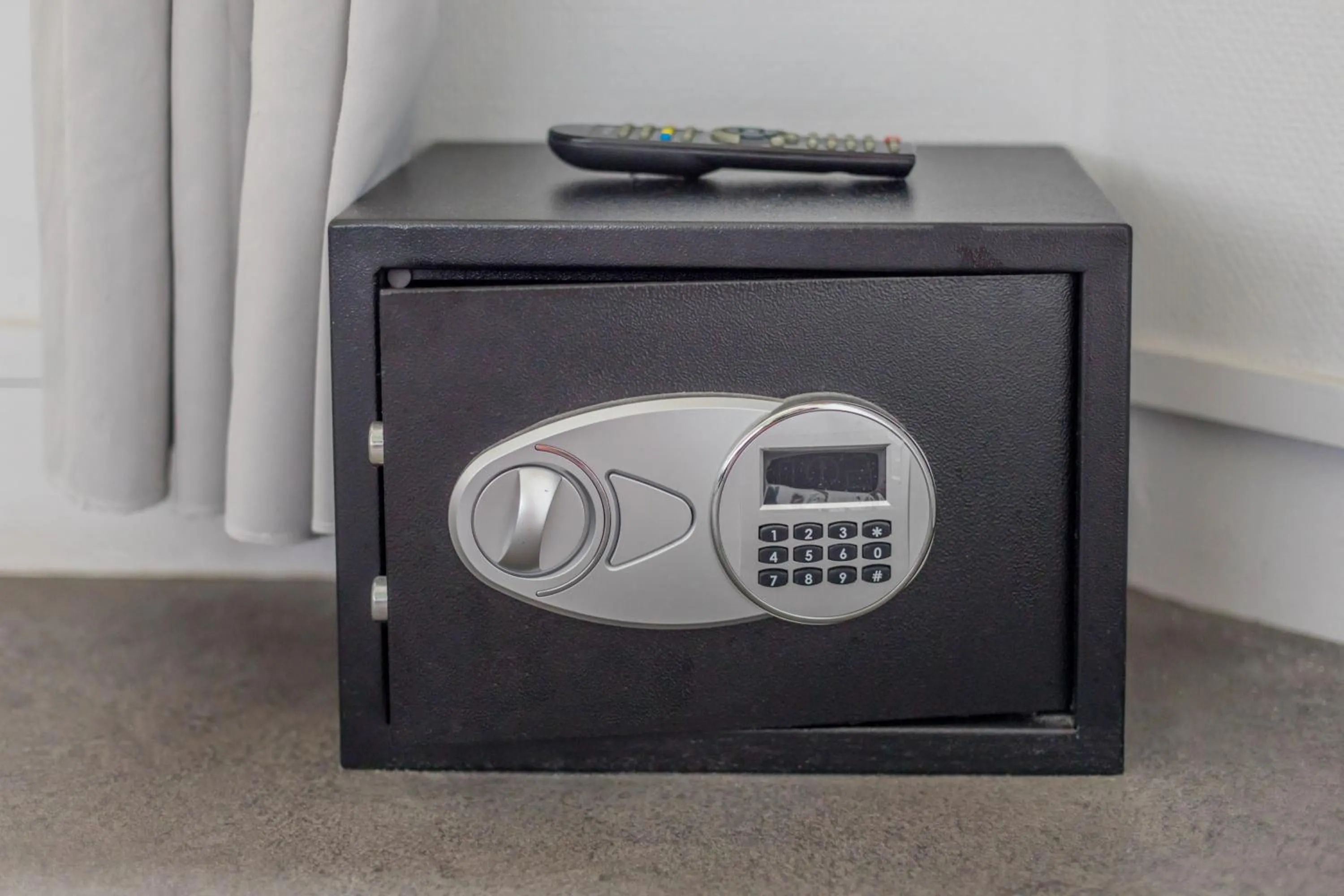 safe in WS Louvre - Etienne Marcel