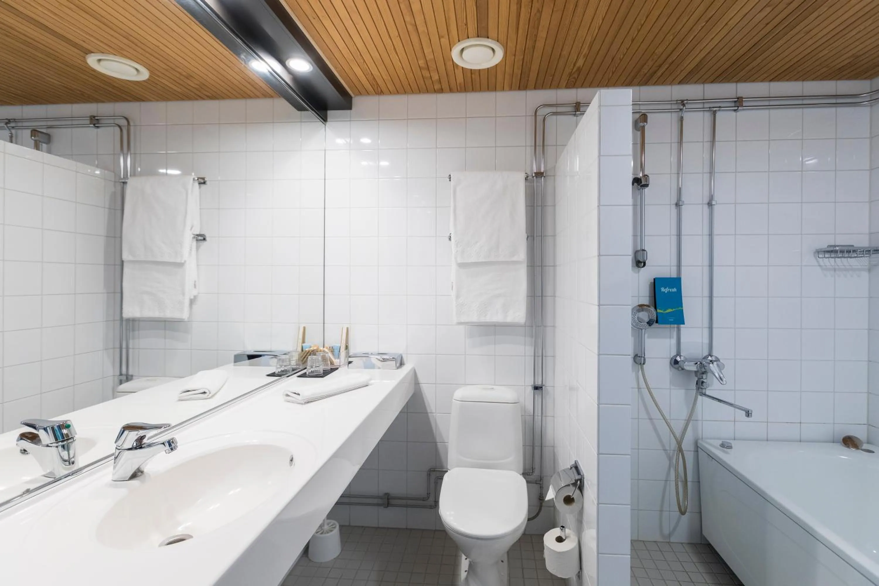 Shower in Break Sokos Hotel Koli