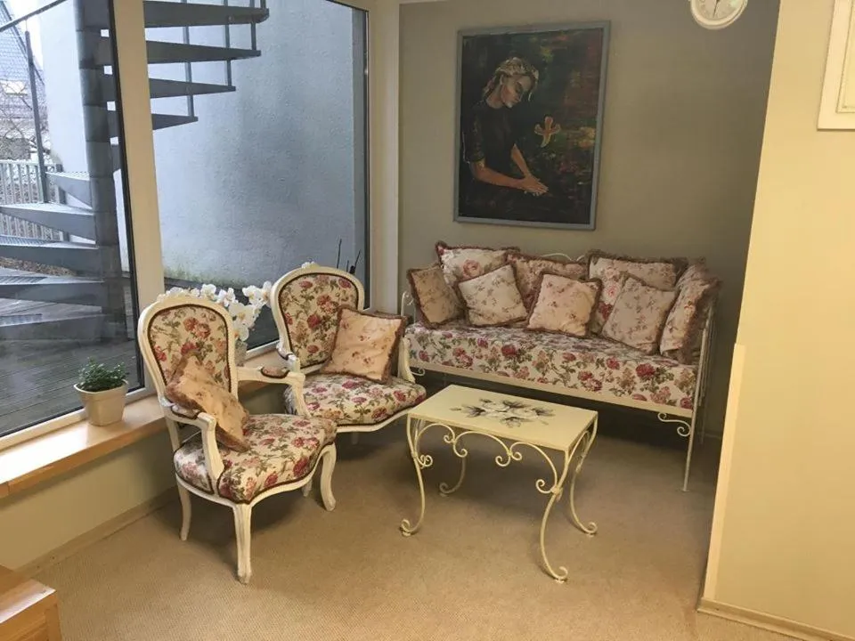 Decorative detail in Carolina Hotel