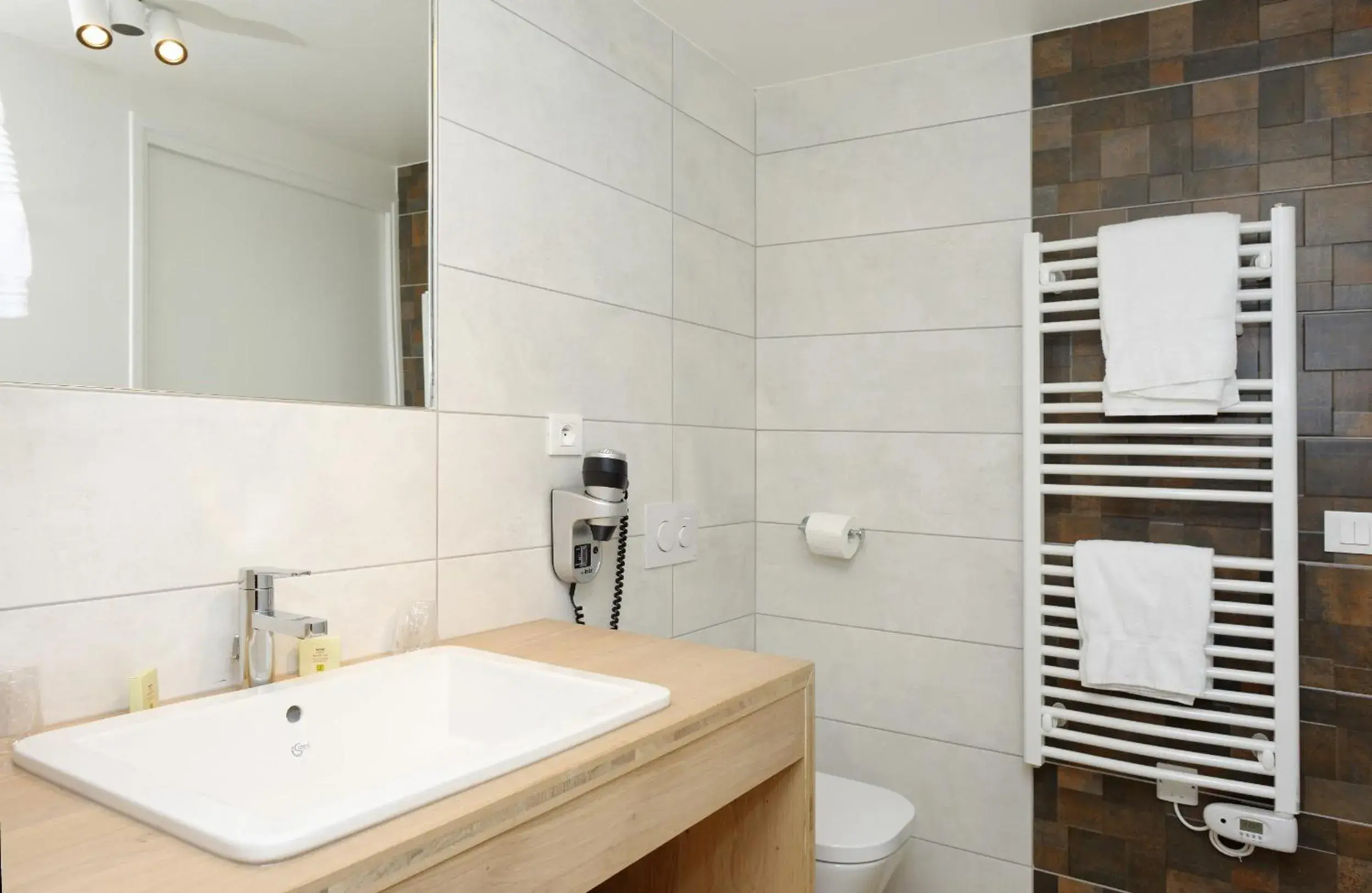 Bathroom in Logis Hotel de la Nivelle Bathroom in Logis Hotel de la Nivelle