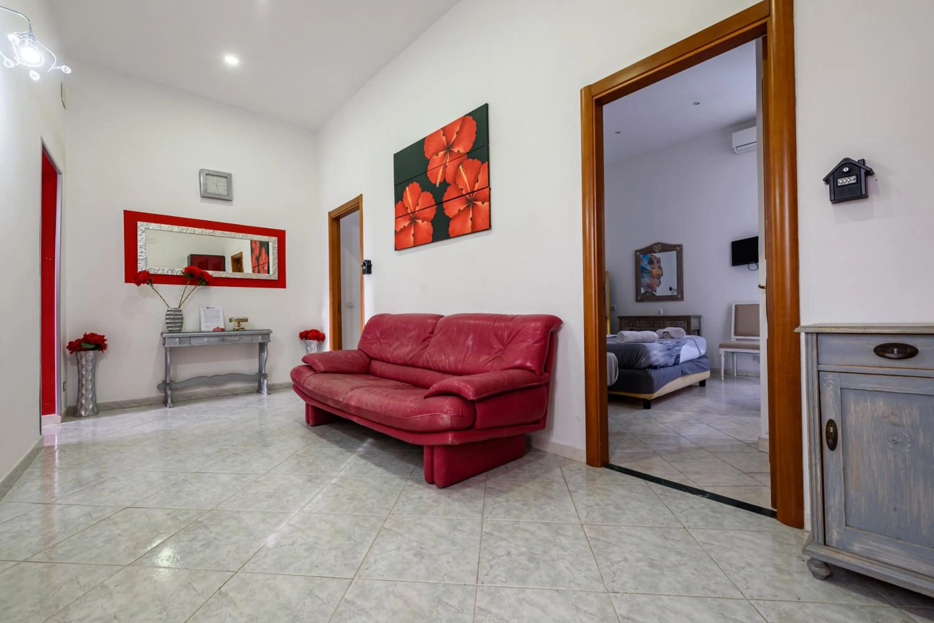 Living room, Bed in Napoli Centrale di Fabio e Veronica LT