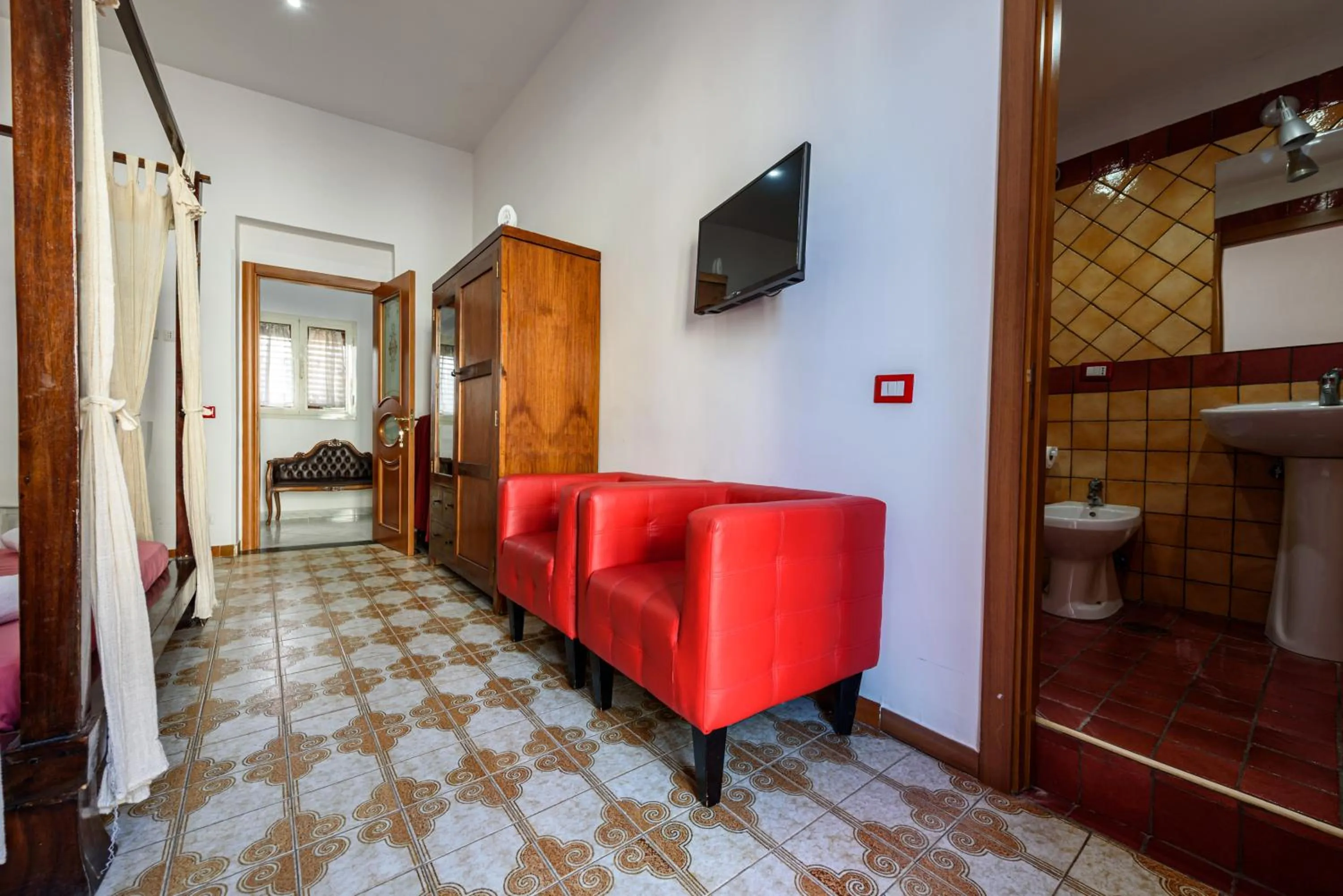 Toilet in Napoli Centrale di Fabio e Veronica LT