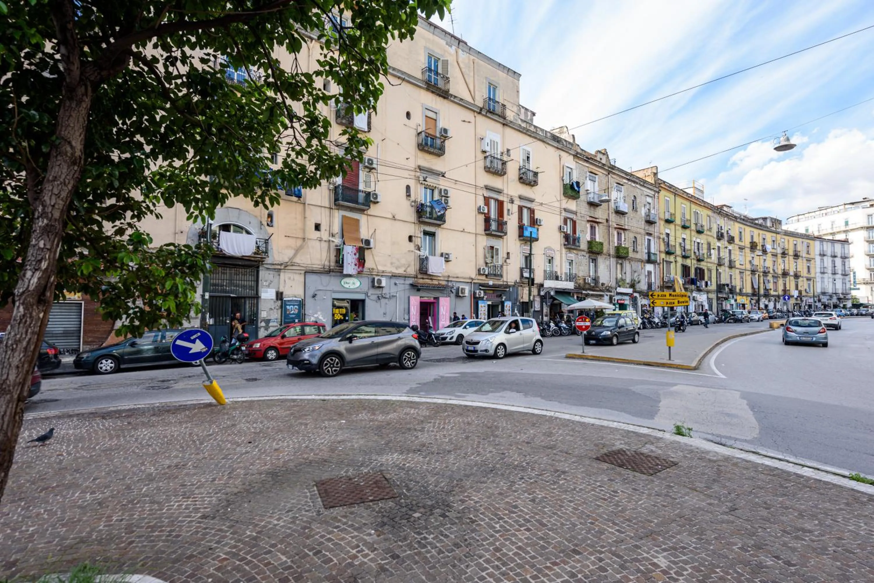 Street view in Napoli Centrale di Fabio e Veronica LT