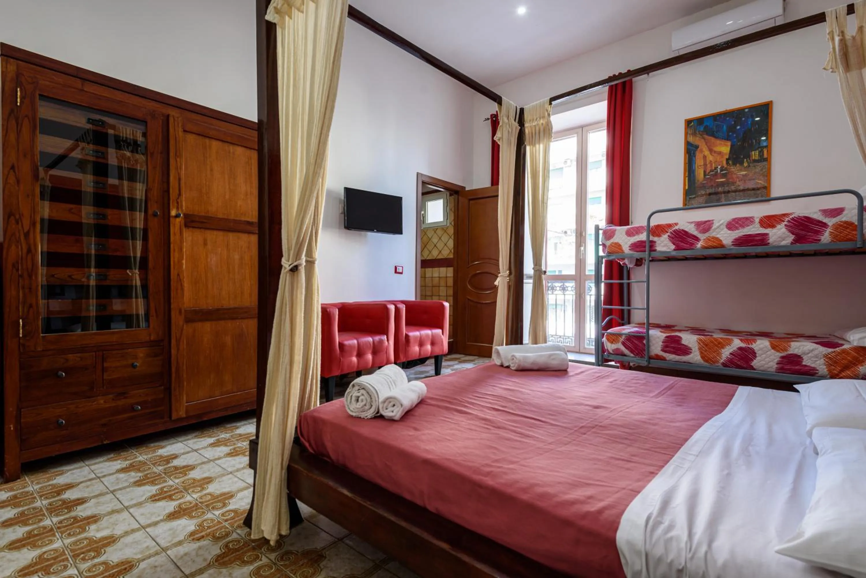 Bed in Napoli Centrale di Fabio e Veronica LT