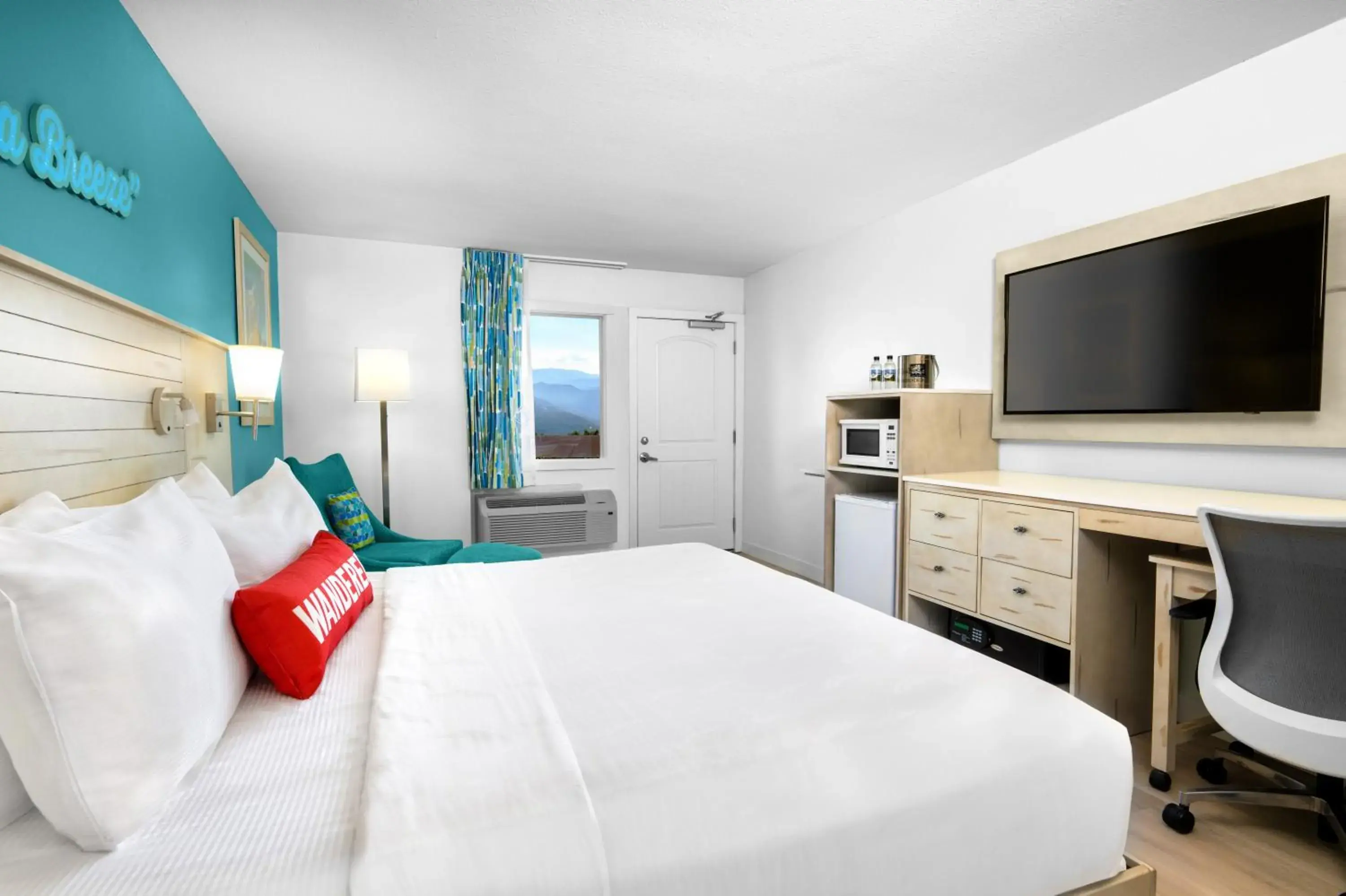 Parkway King Guest Room in Margaritaville Island Inn Parkway King Guest Room in Margaritaville Island Inn