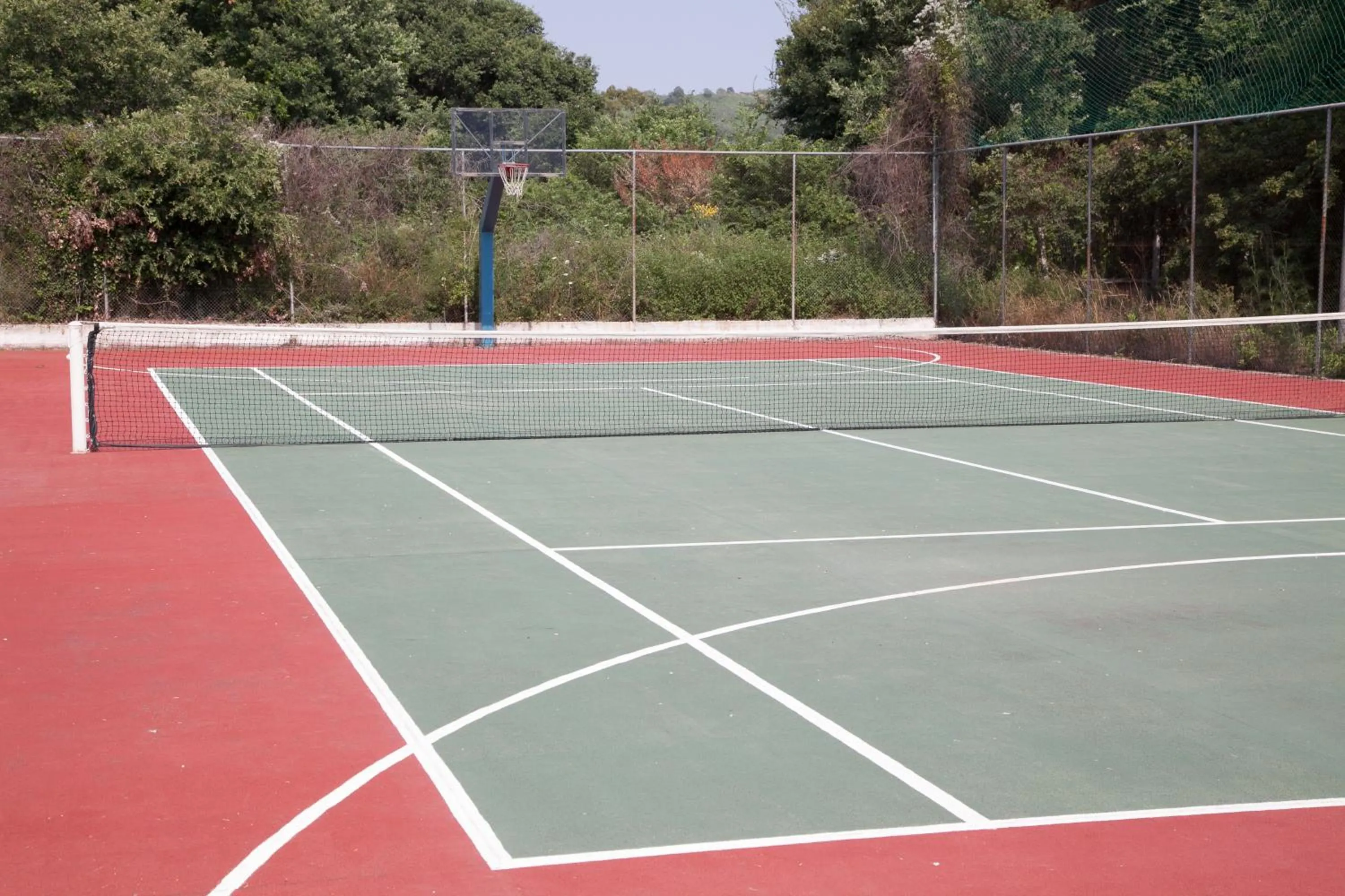 Tennis court in Hotel Kanali
