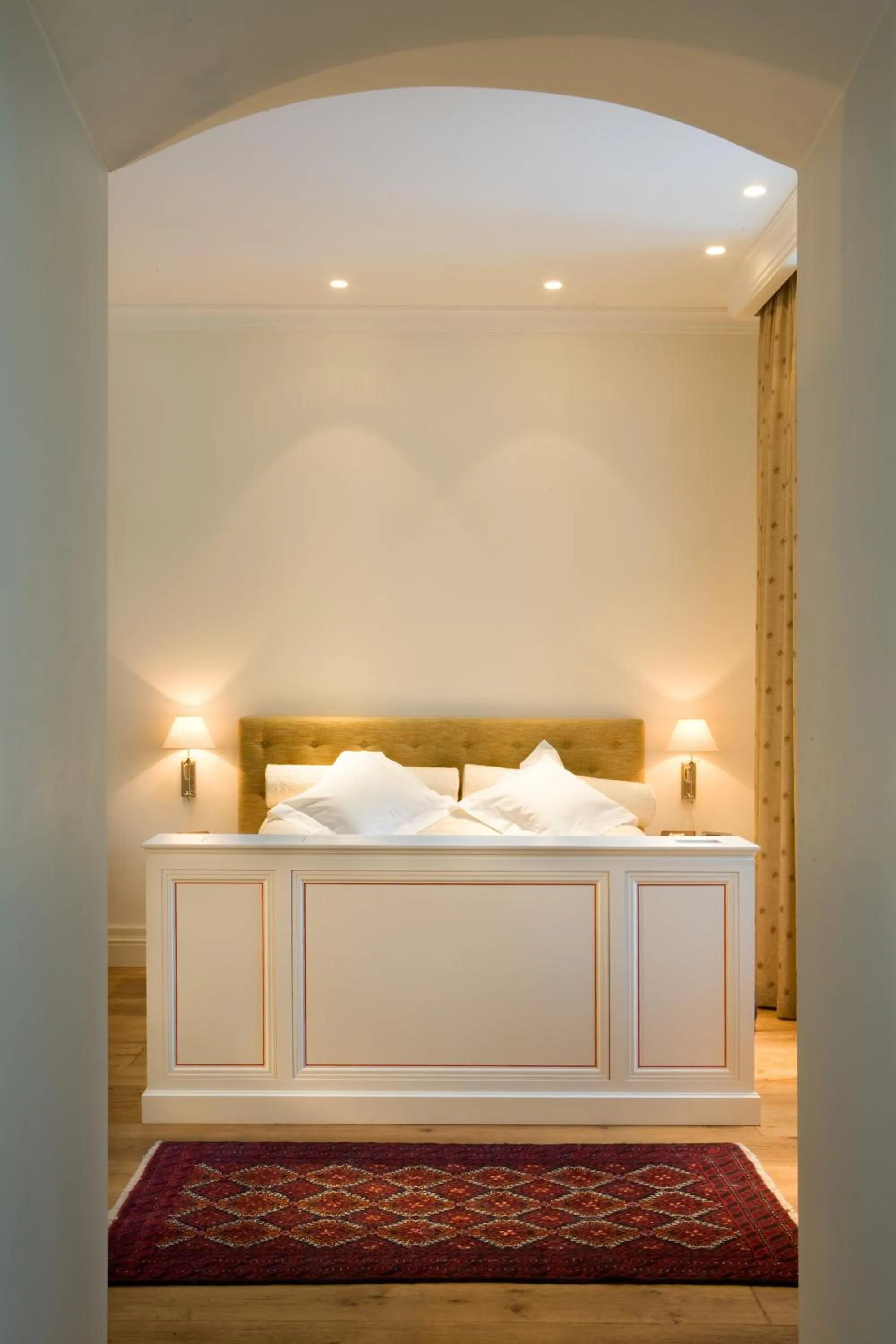 Bed in Pädaste Manor