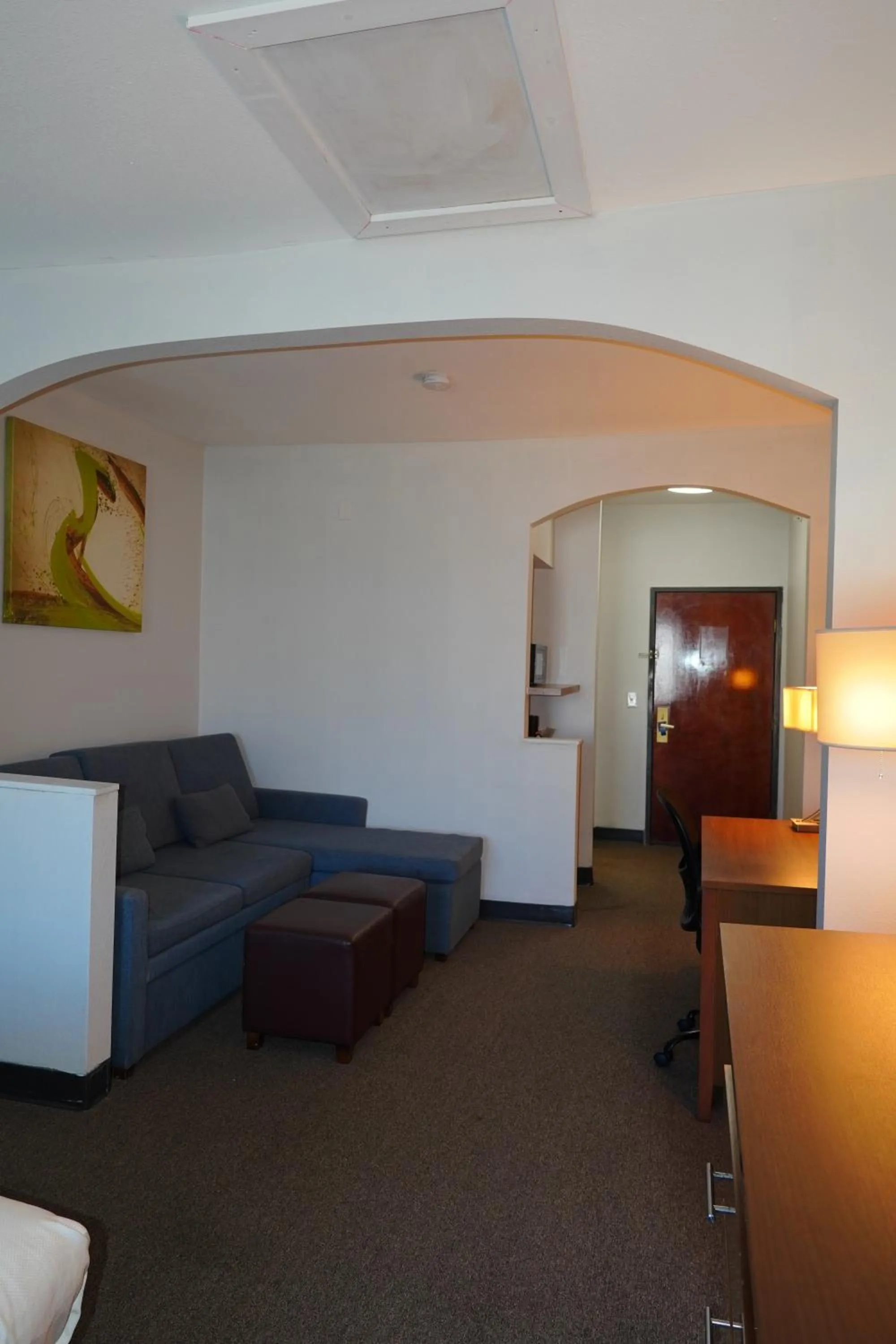 Living room in Comfort Suites Bush Intercontinental Airport