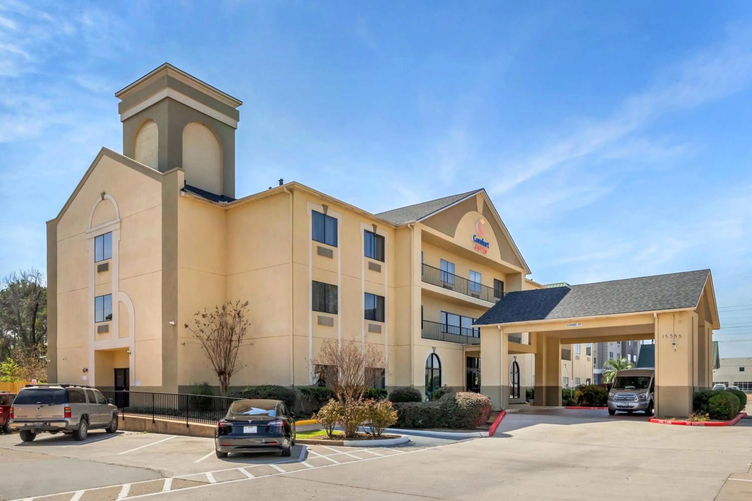Property building in Comfort Suites Bush Intercontinental Airport