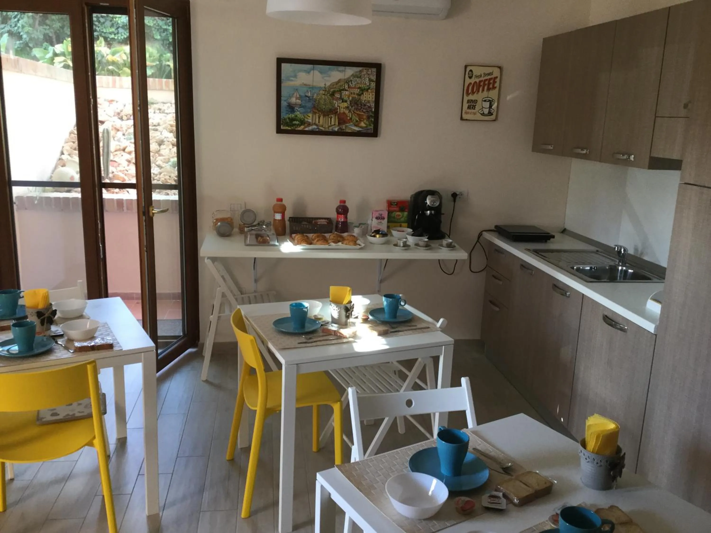 Dining area in B&B Villa Gaudium