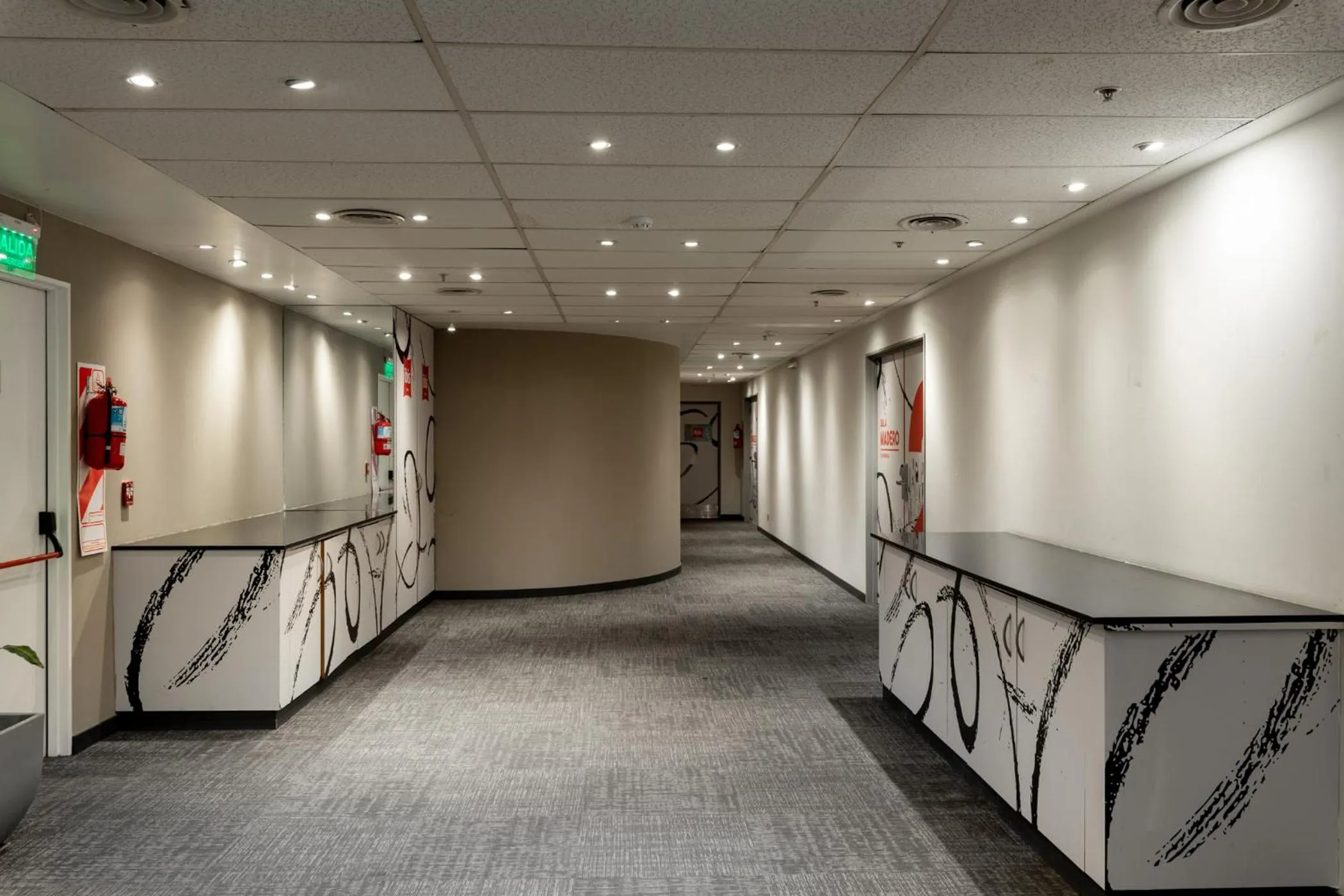 Property building in ibis Buenos Aires Congreso