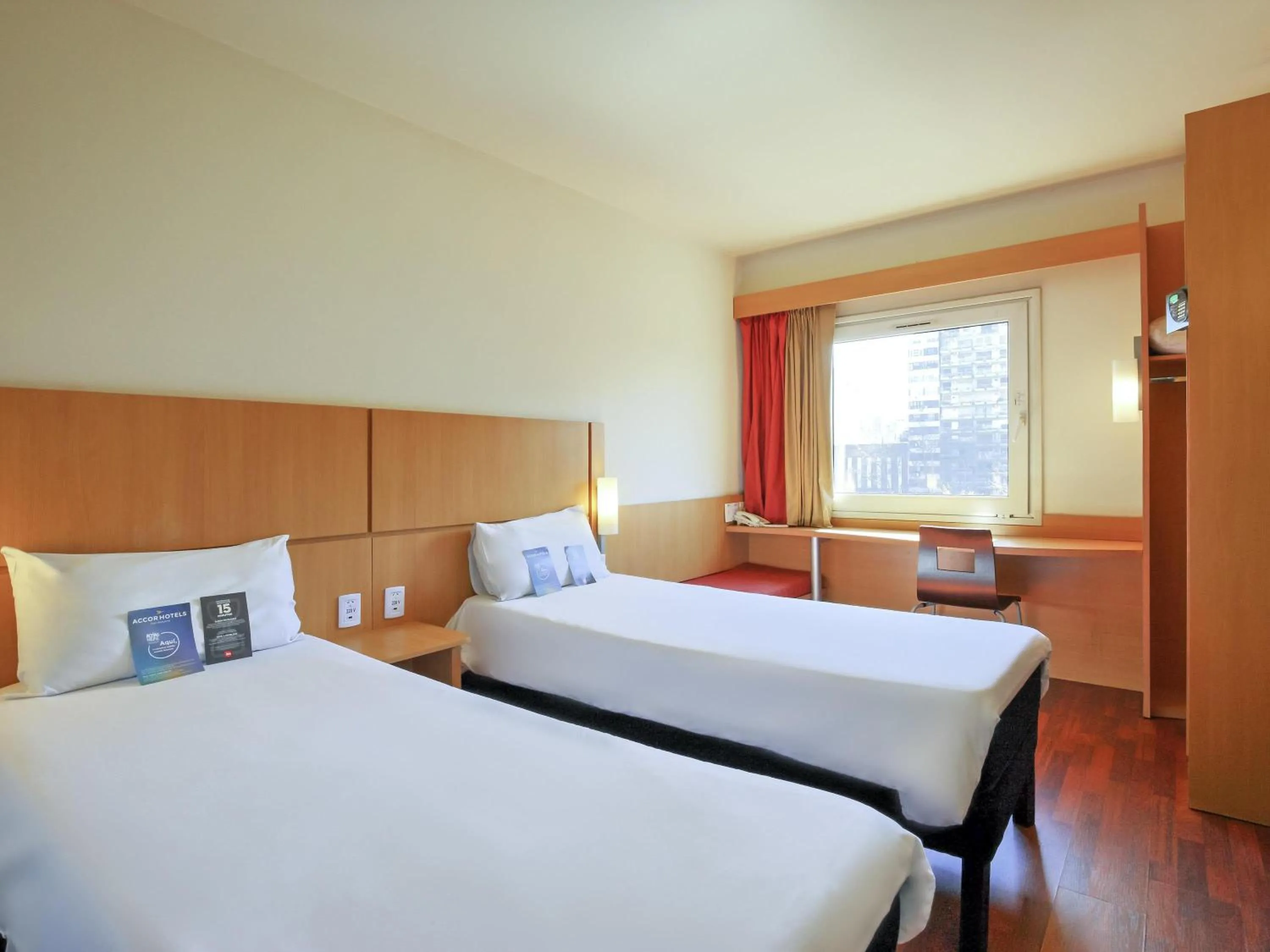 Bedroom, Bed in ibis Buenos Aires Congreso