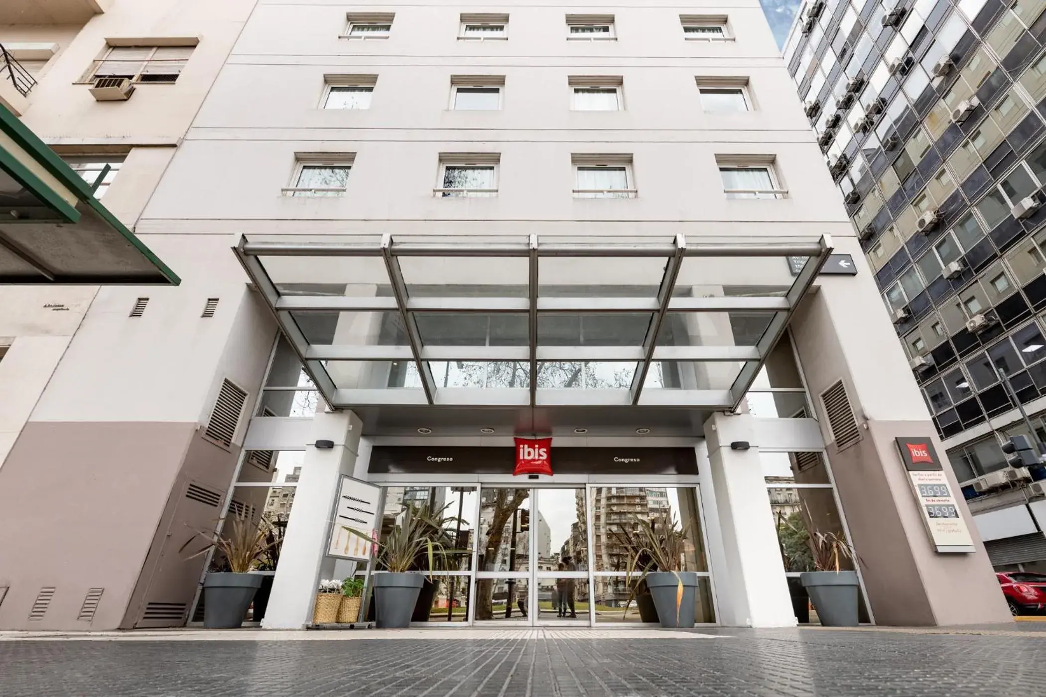 Property building in ibis Buenos Aires Congreso Property building in ibis Buenos Aires Congreso