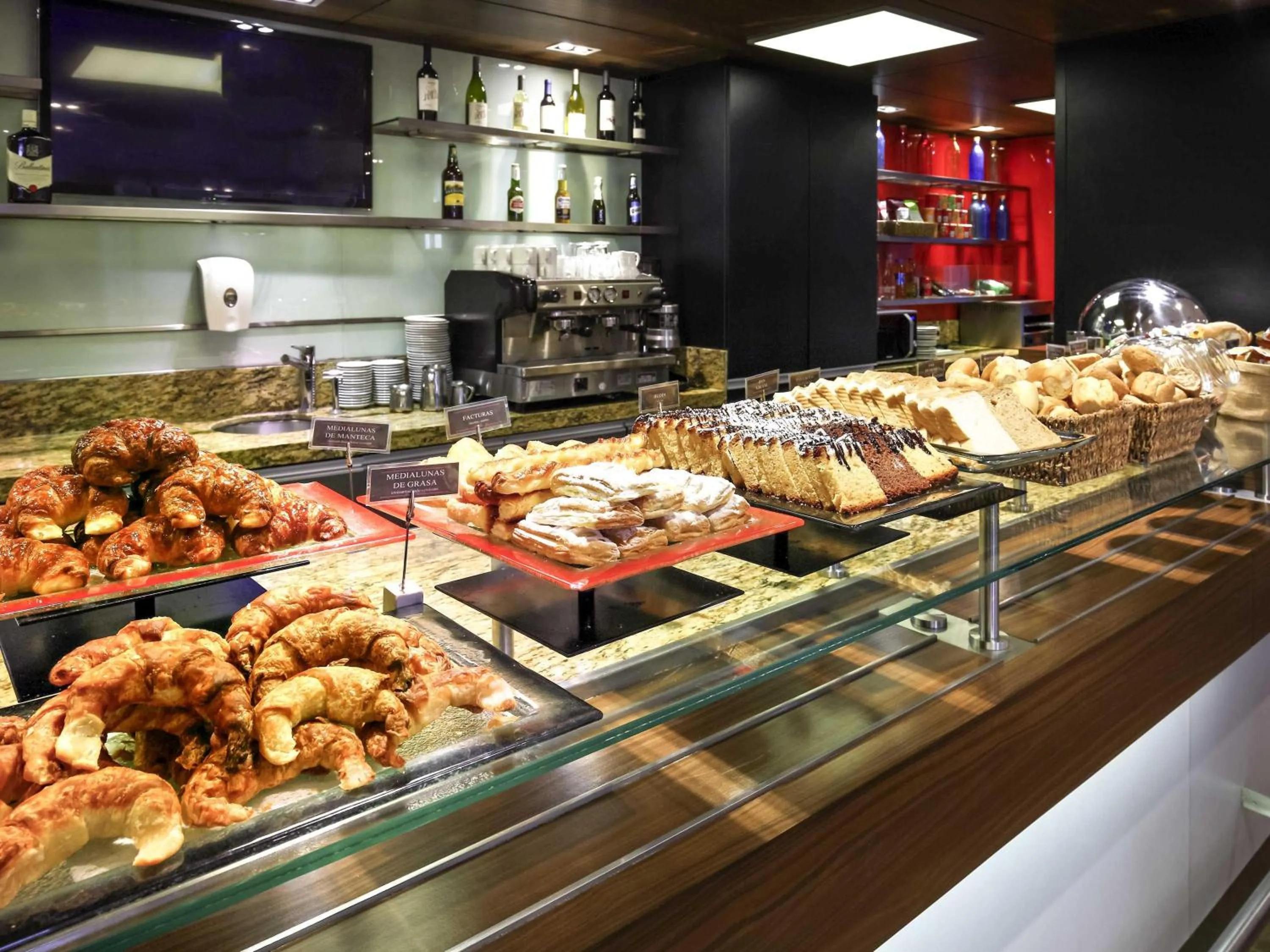 Restaurant/places to eat in ibis Buenos Aires Congreso