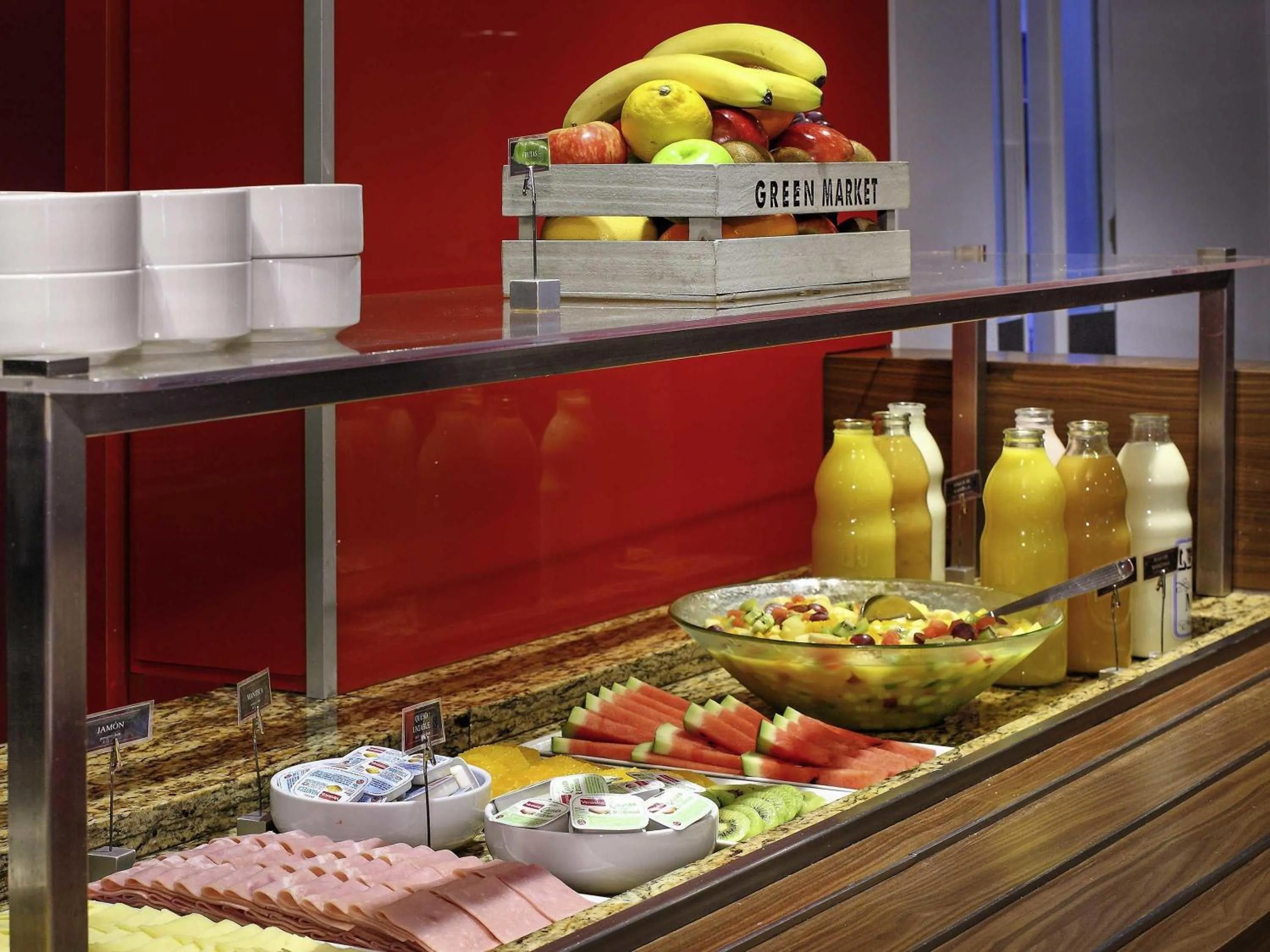 Restaurant/places to eat in ibis Buenos Aires Congreso