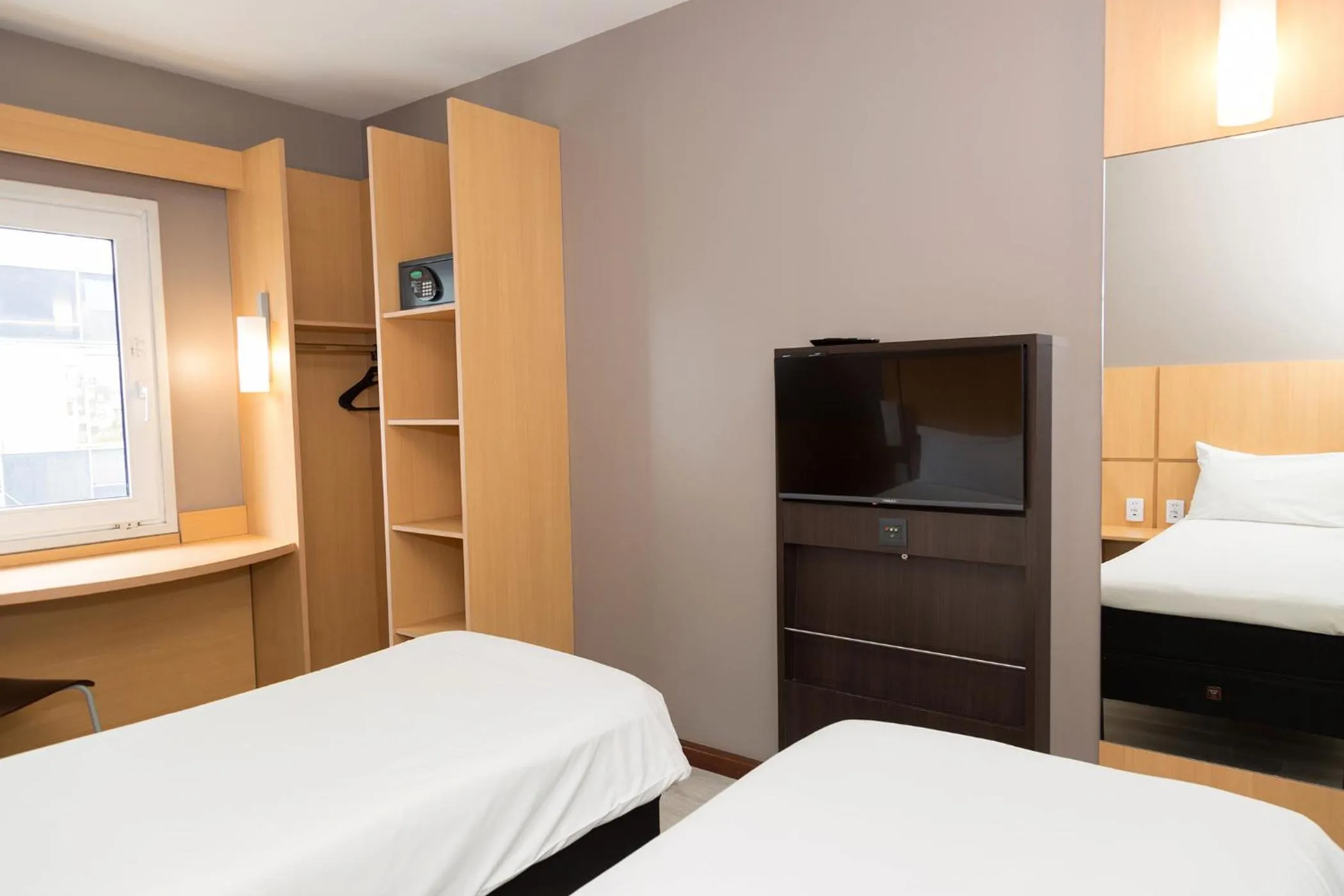 Bedroom, Bed in ibis Buenos Aires Congreso