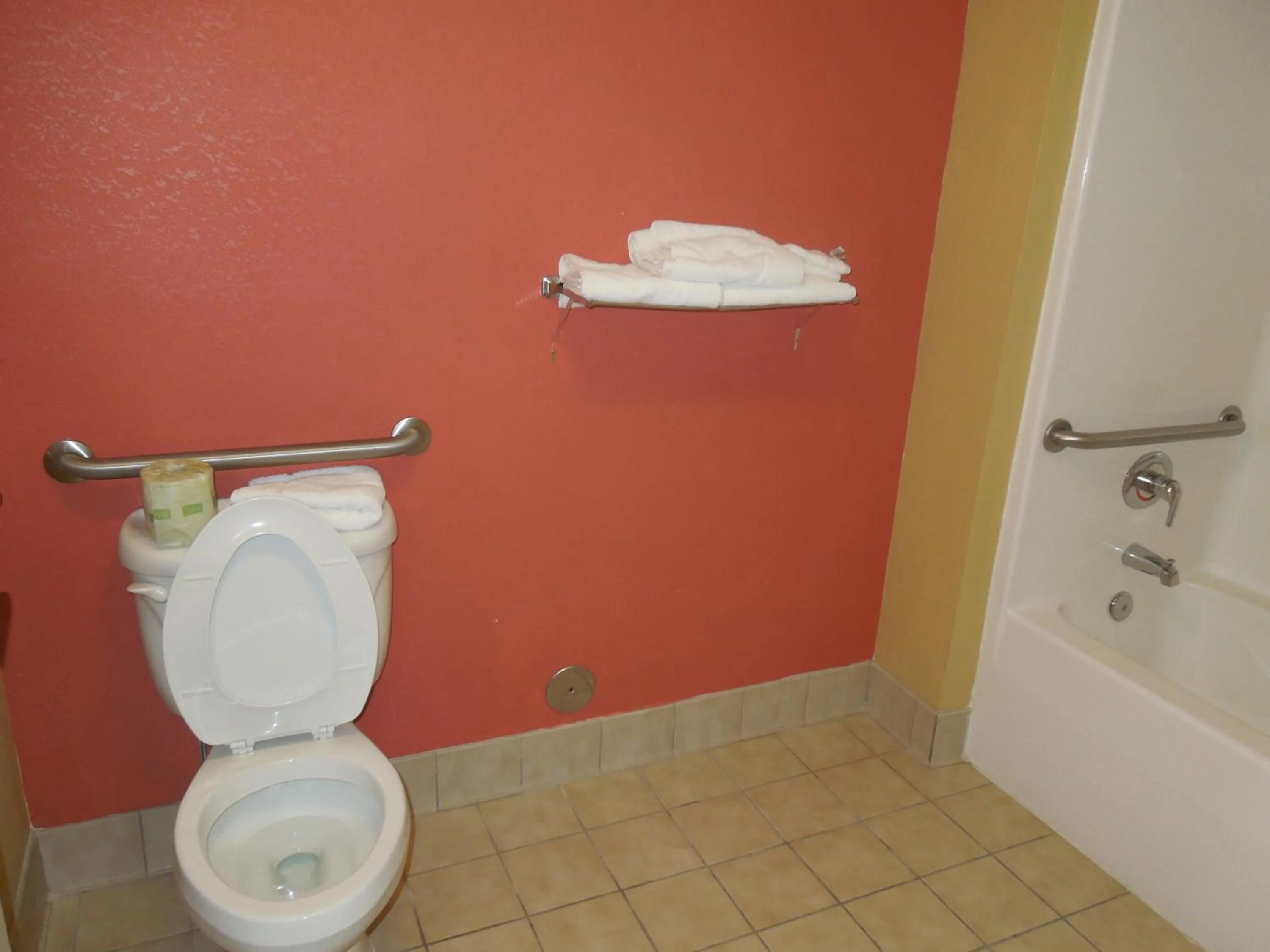 Toilet in Kozy Inn Columbus