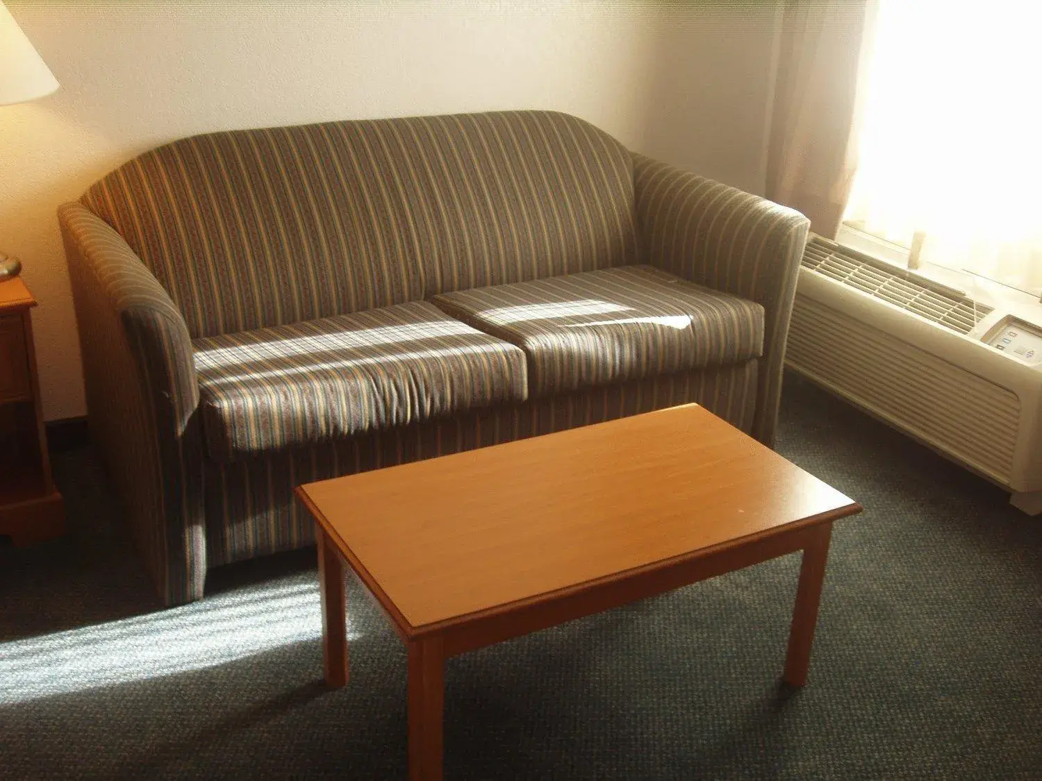 Seating area in Kozy Inn Columbus Seating area in Kozy Inn Columbus