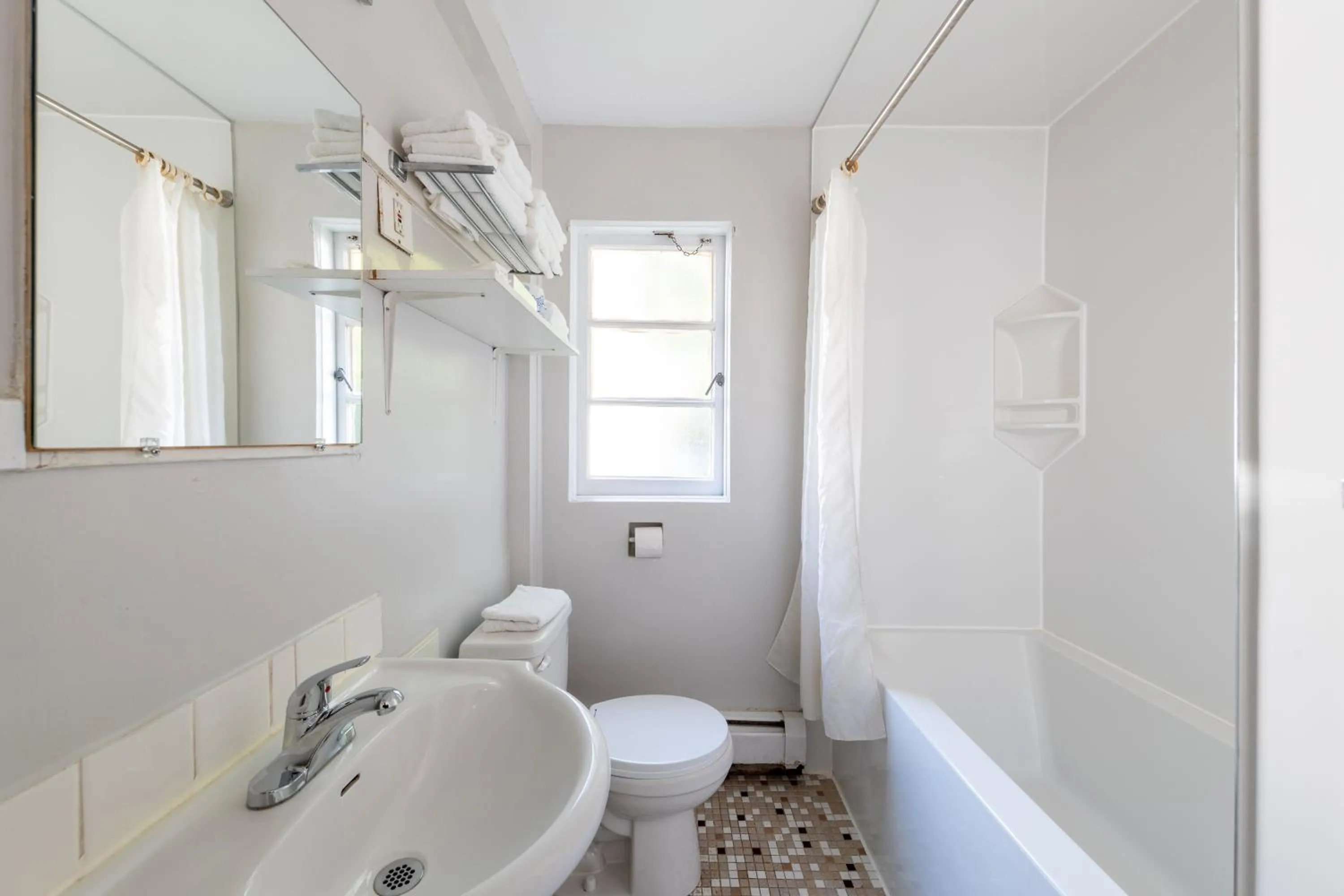 Bathroom in 2400 Motel