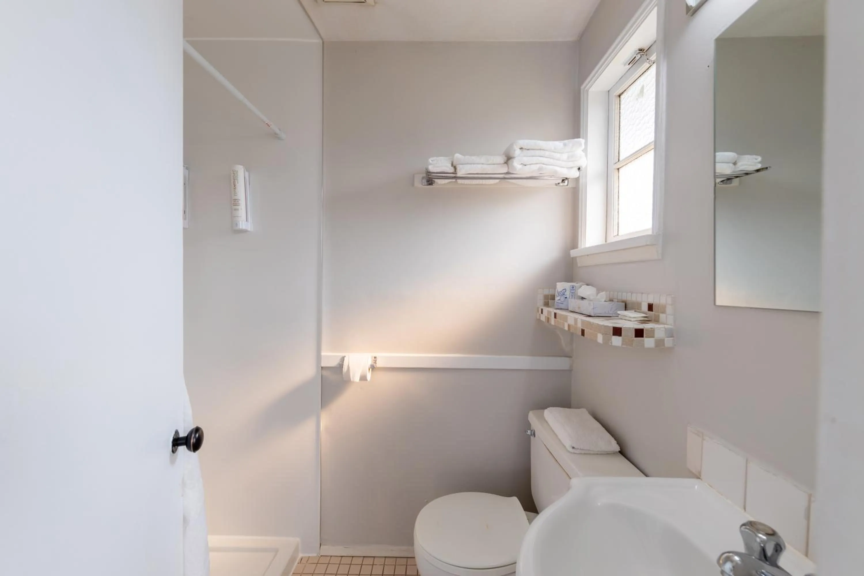 Bathroom in 2400 Motel