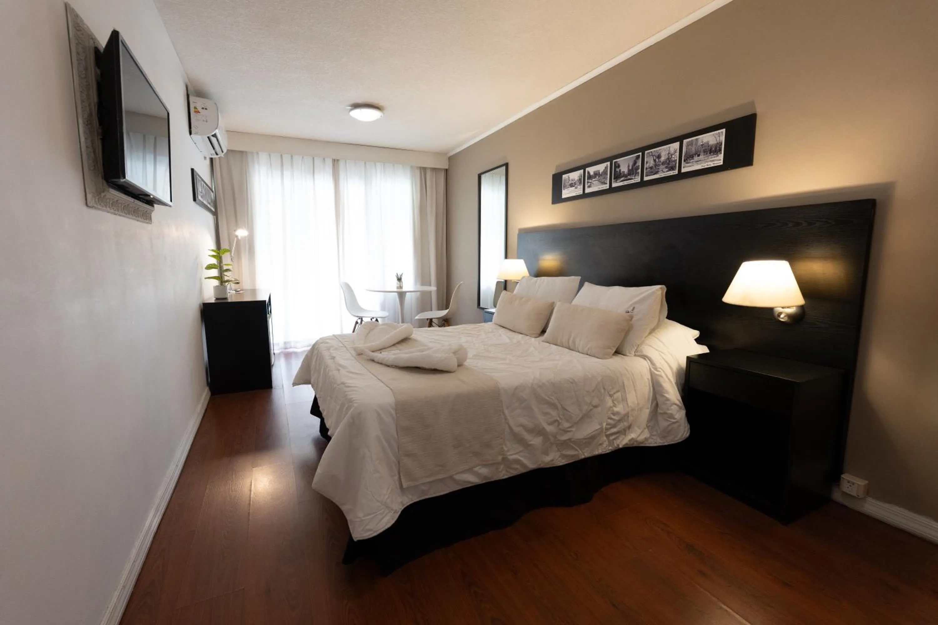 Bed in Pocitos Plaza Hotel