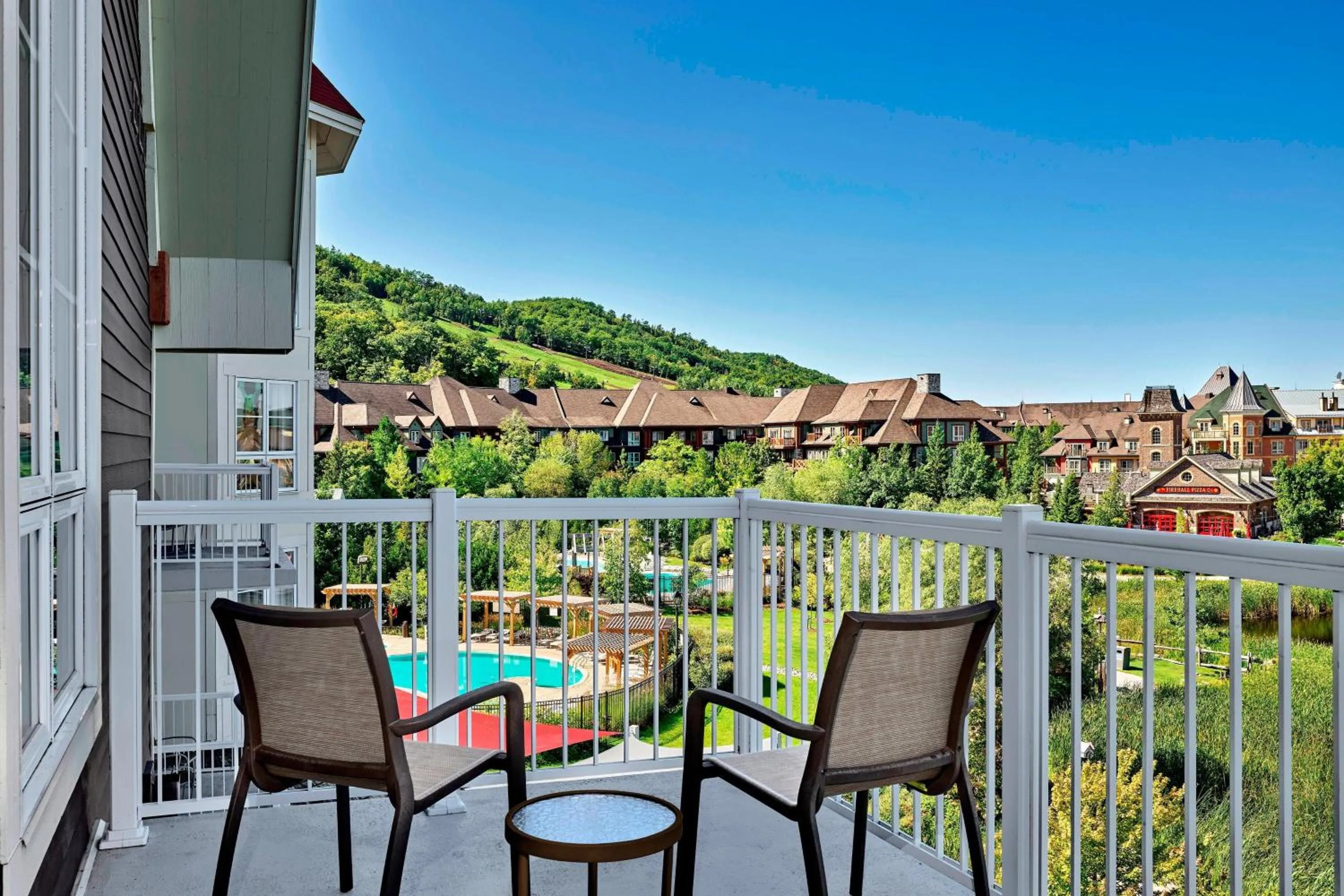 Photo of the whole room in The Westin Trillium House, Blue Mountain