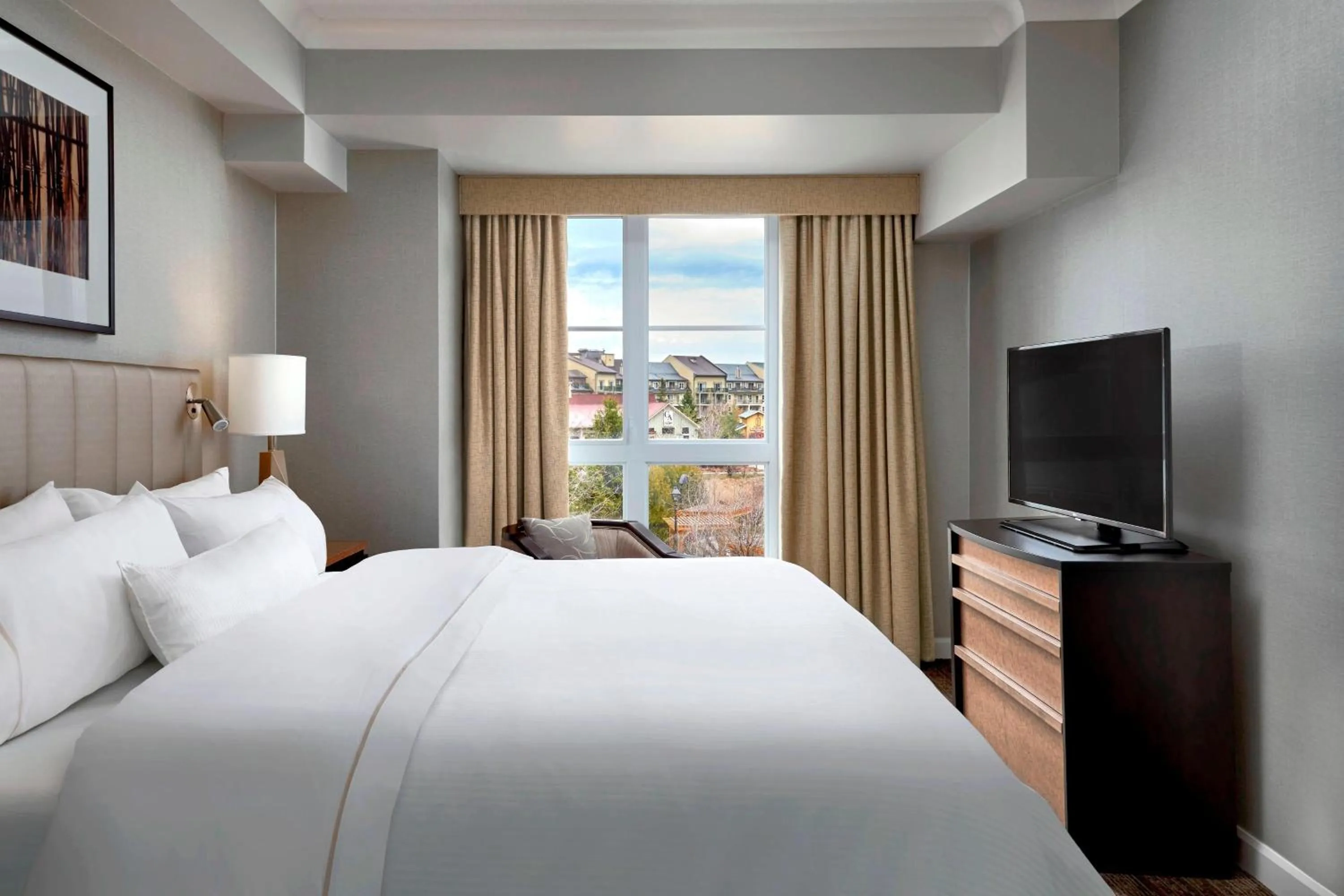 Bedroom, Bed in The Westin Trillium House, Blue Mountain