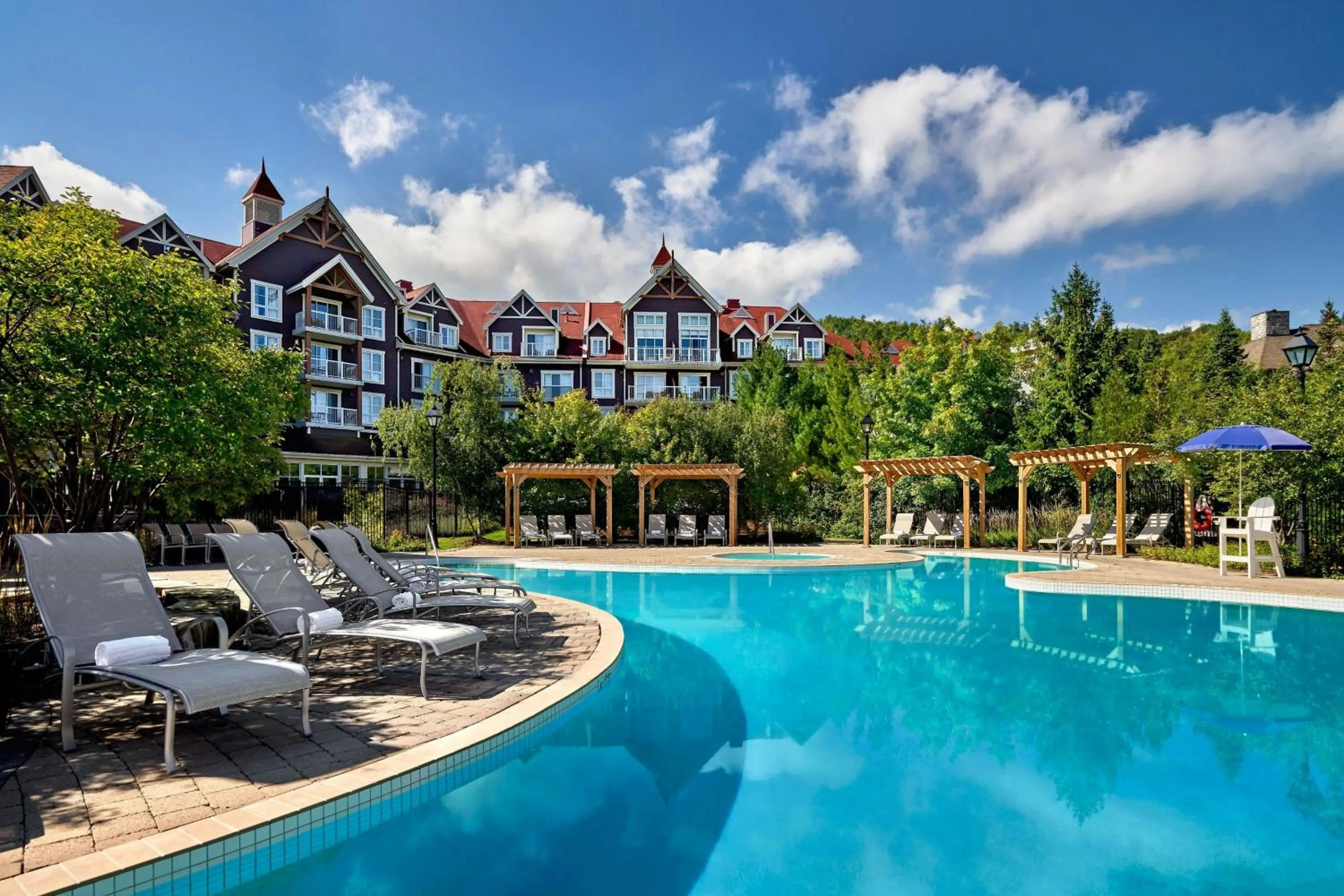 Swimming pool in The Westin Trillium House, Blue Mountain