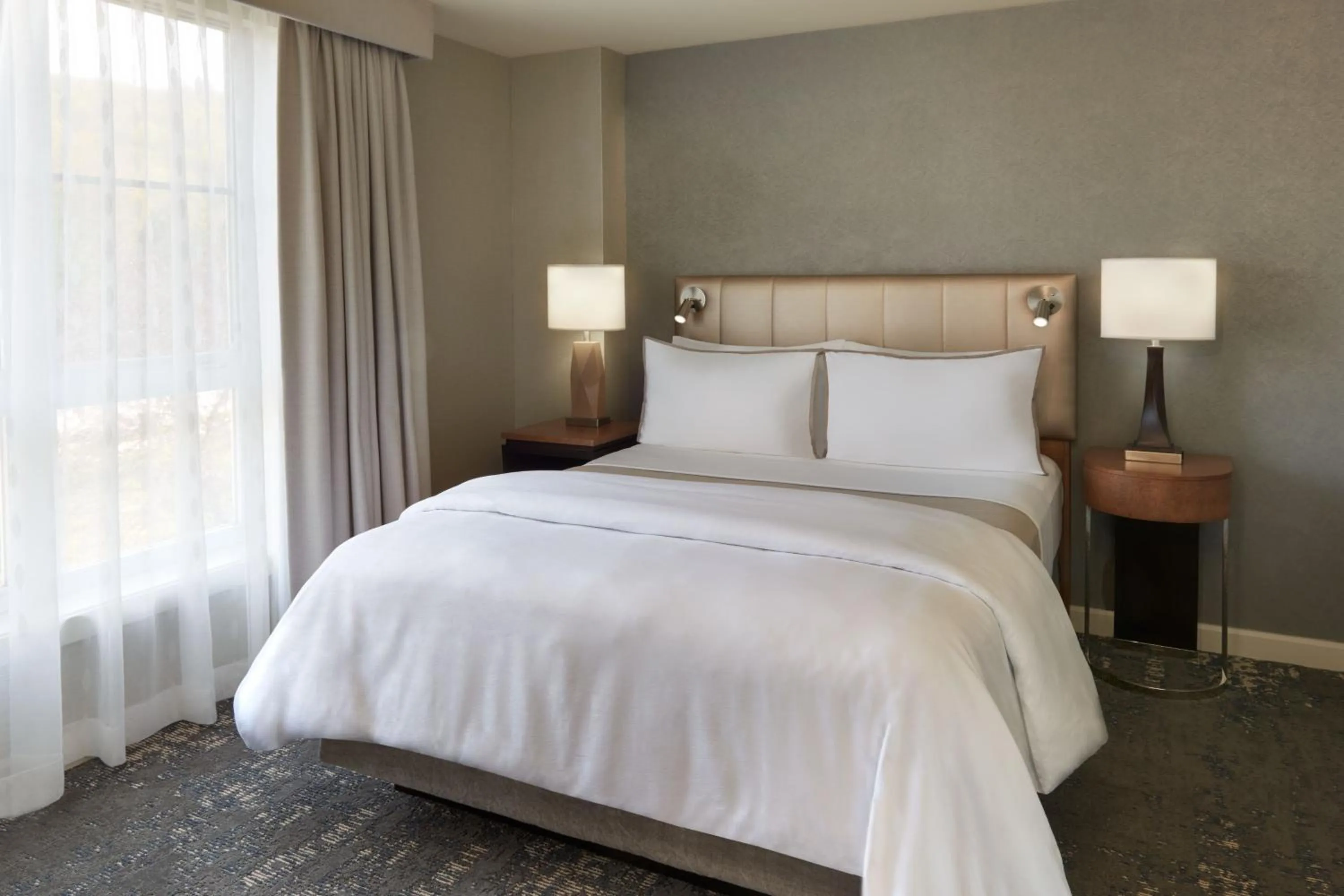 Photo of the whole room, Bed in The Westin Trillium House, Blue Mountain