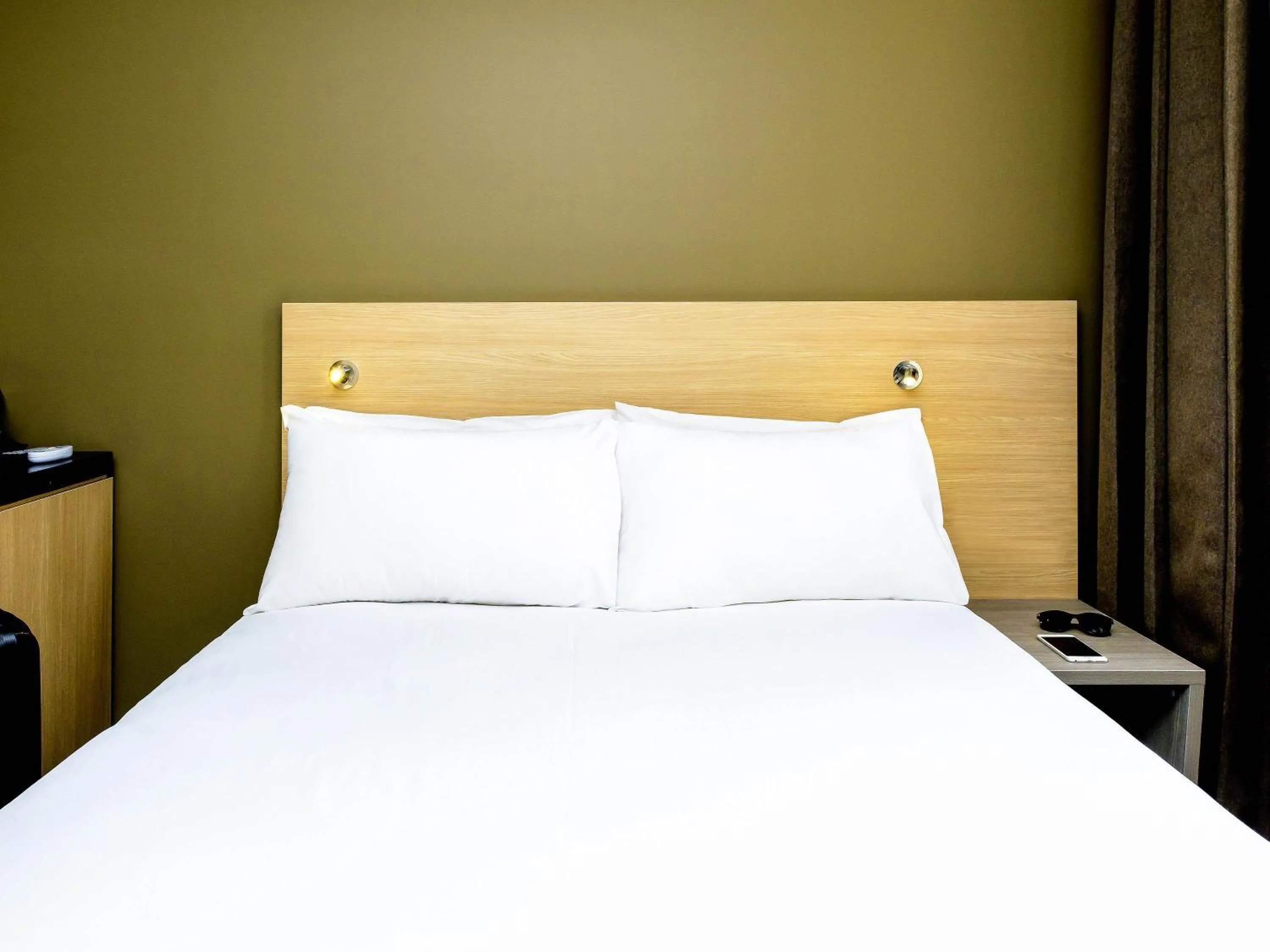 Bedroom, Bed in ibis Budget - Melbourne CBD