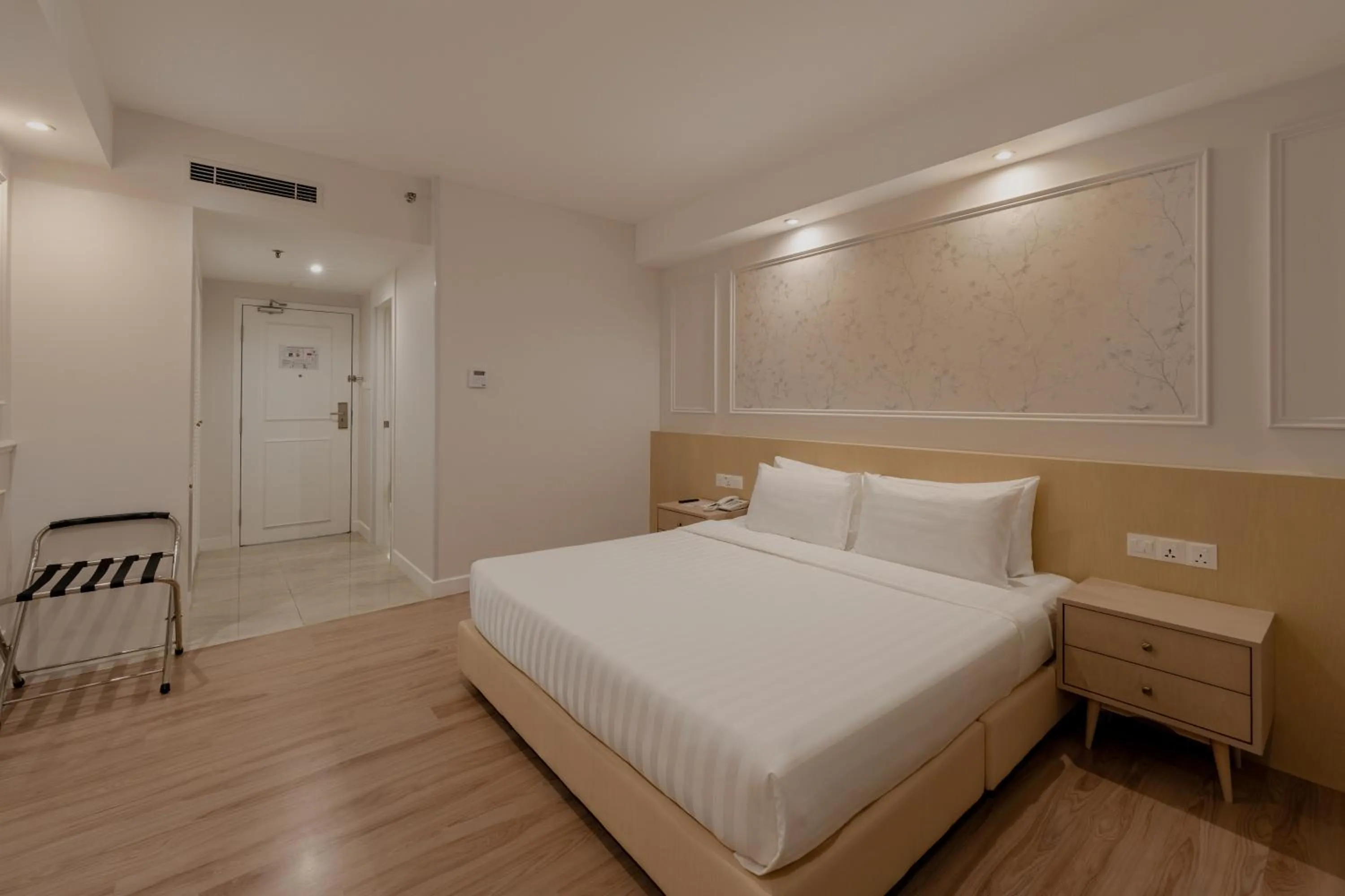 Bedroom, Bed in The Palace Hotel Kota Kinabalu