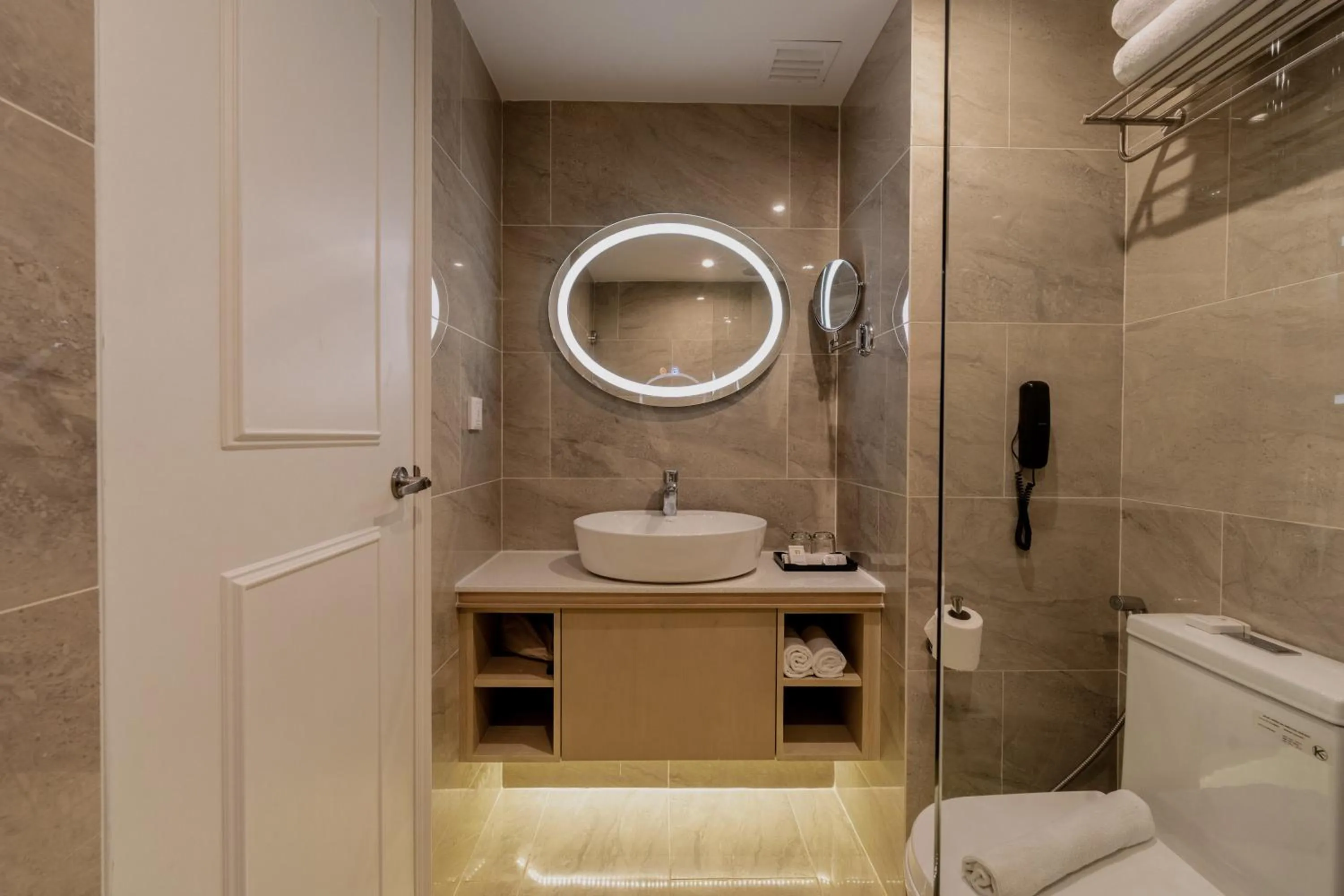 Bathroom in The Palace Hotel Kota Kinabalu