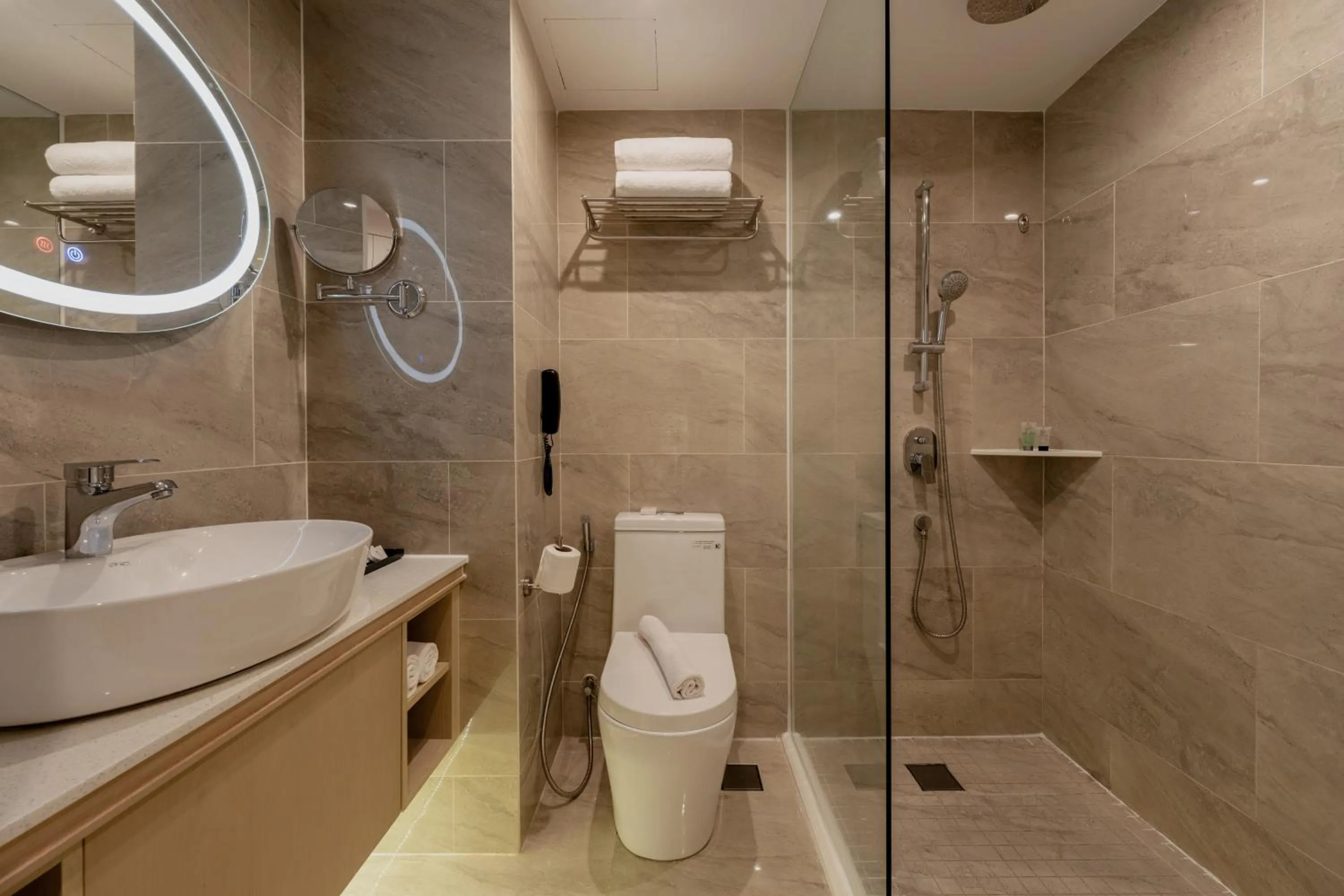 Bathroom in The Palace Hotel Kota Kinabalu