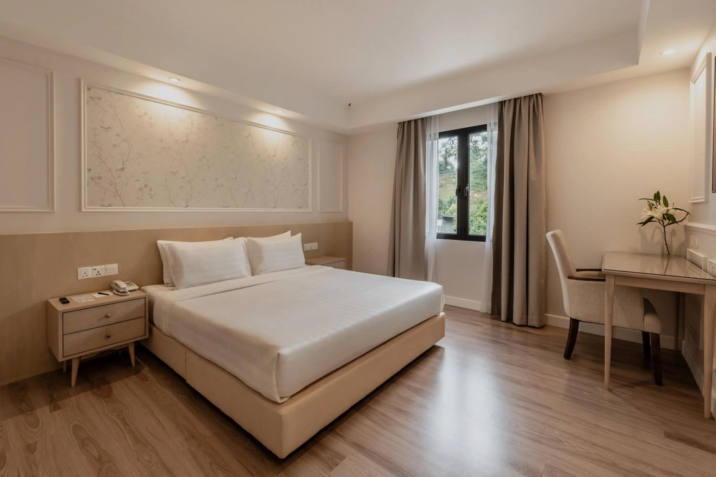 Bedroom, Bed in The Palace Hotel Kota Kinabalu