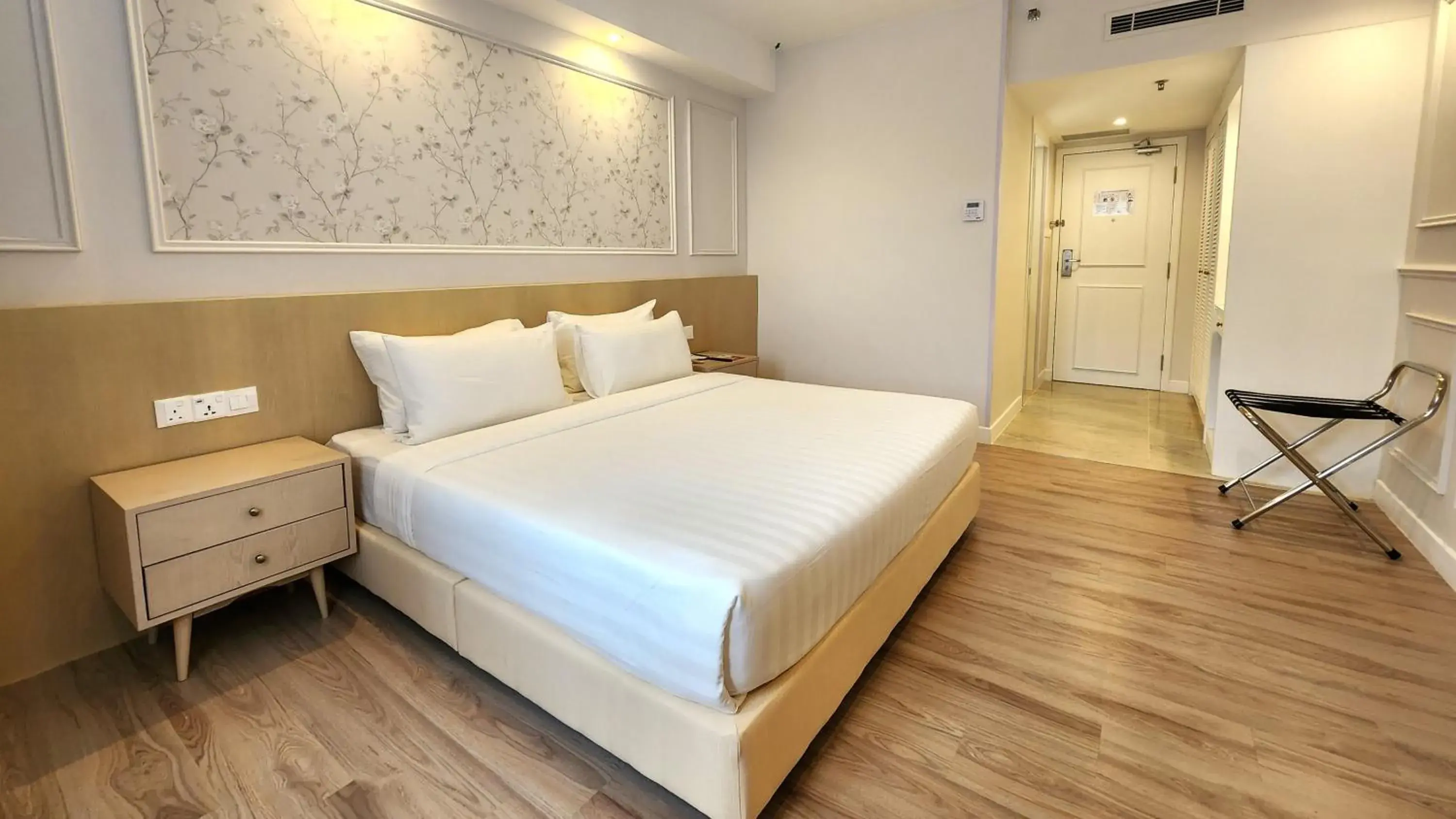 Bedroom, Bed in The Palace Hotel Kota Kinabalu Bedroom, Bed in The Palace Hotel Kota Kinabalu