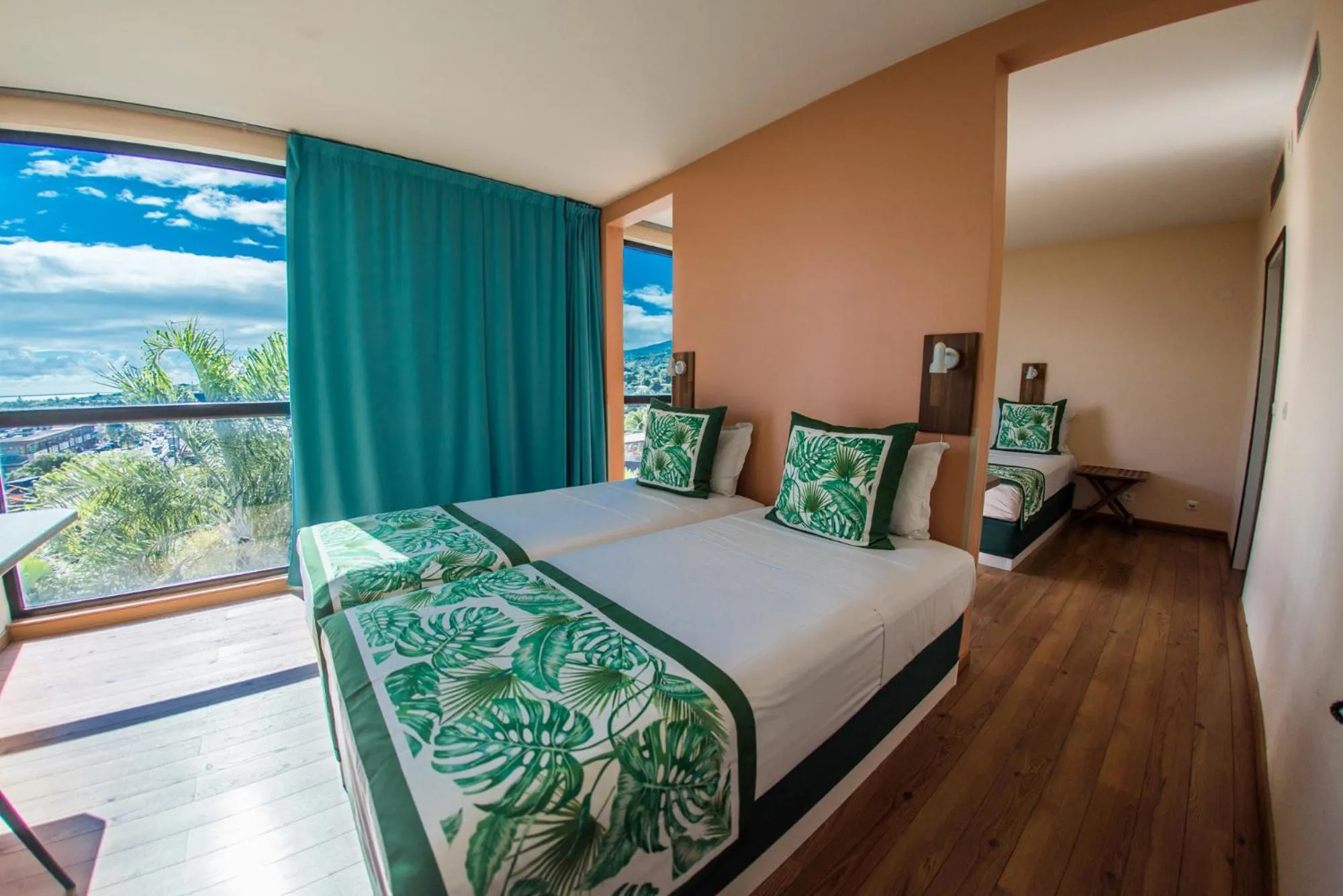 Bed in Tahiti Airport Motel