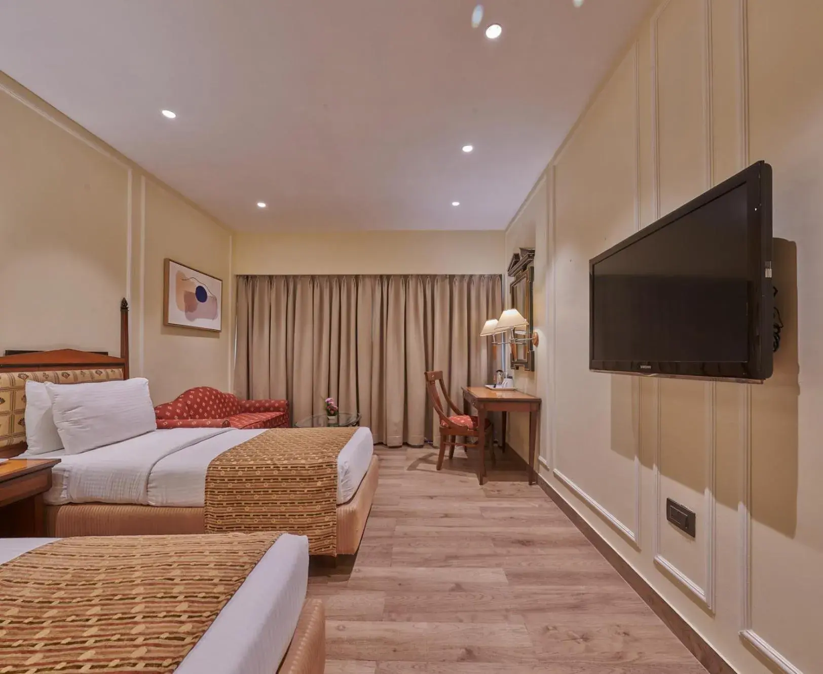 TV and multimedia, Bed in Hotel Residency Andheri TV and multimedia, Bed in Hotel Residency Andheri