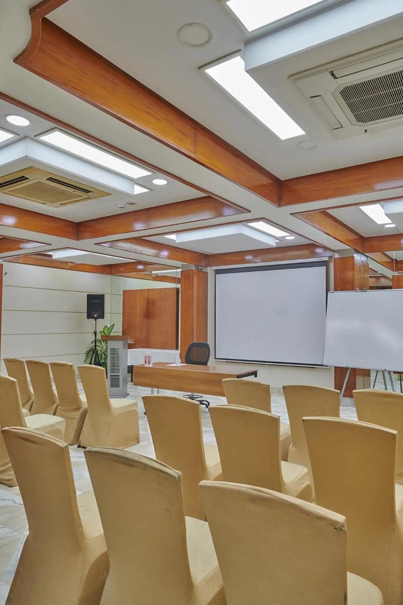 Banquet/Function facilities in Hotel Residency Andheri