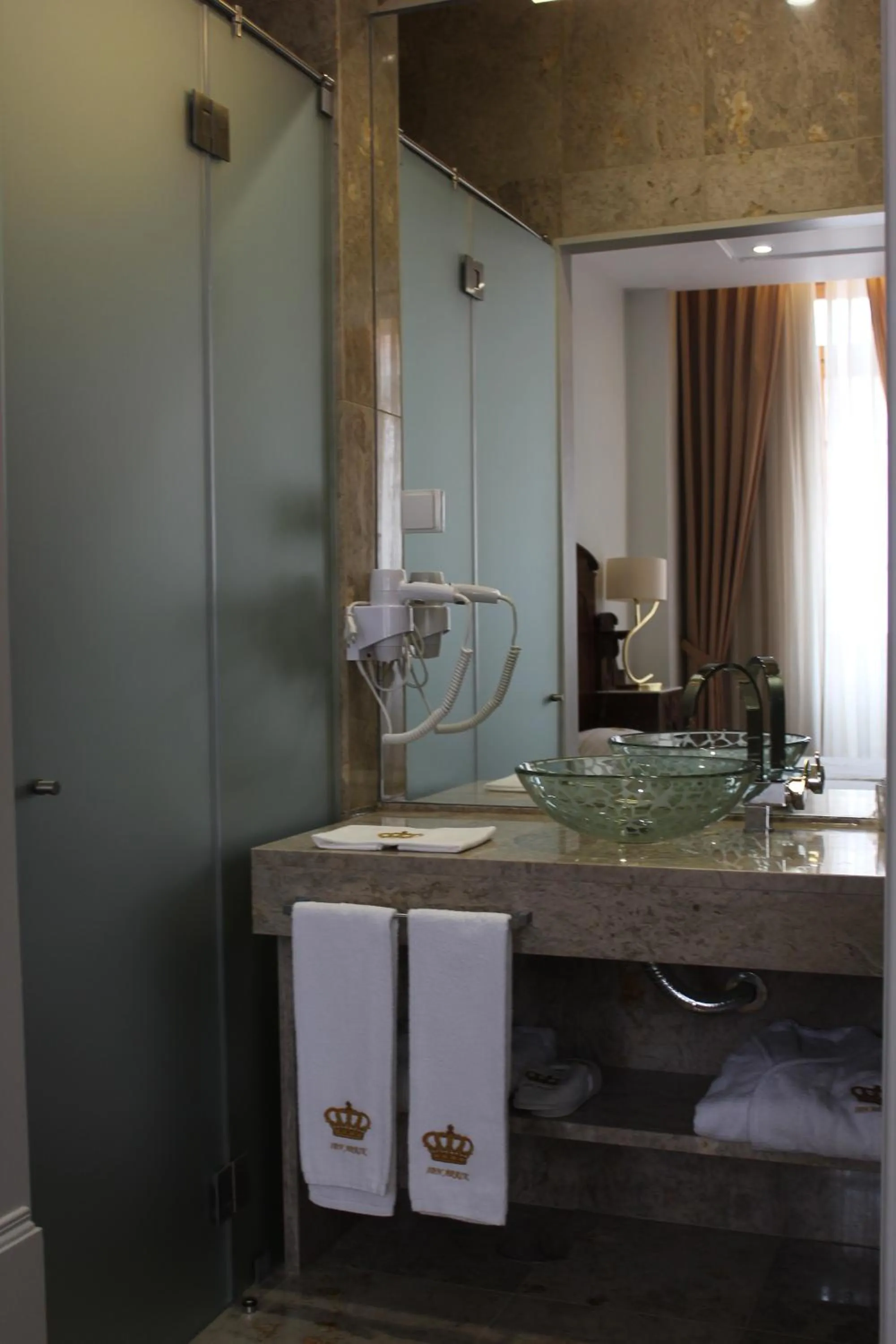 Toilet in Hotel Ibn-Arrik