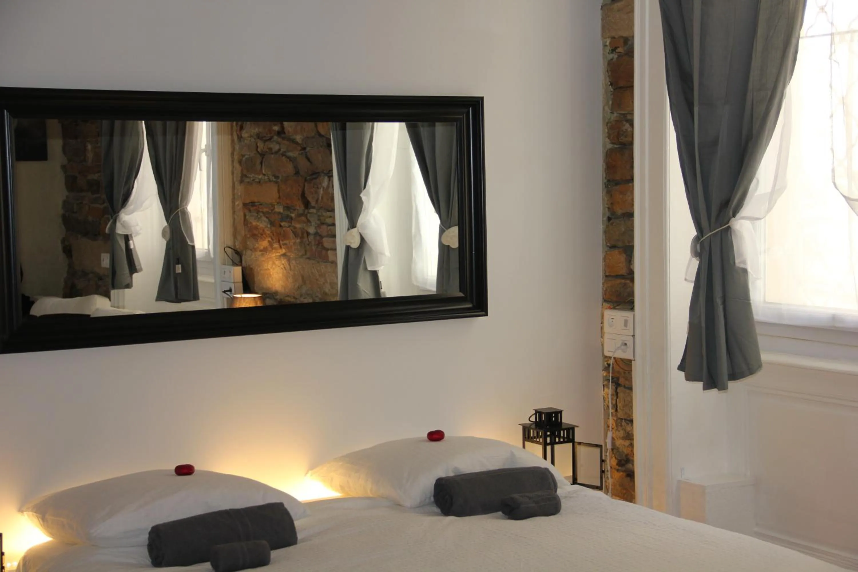 Bedroom, Bed in LOGE DE L'OPERA