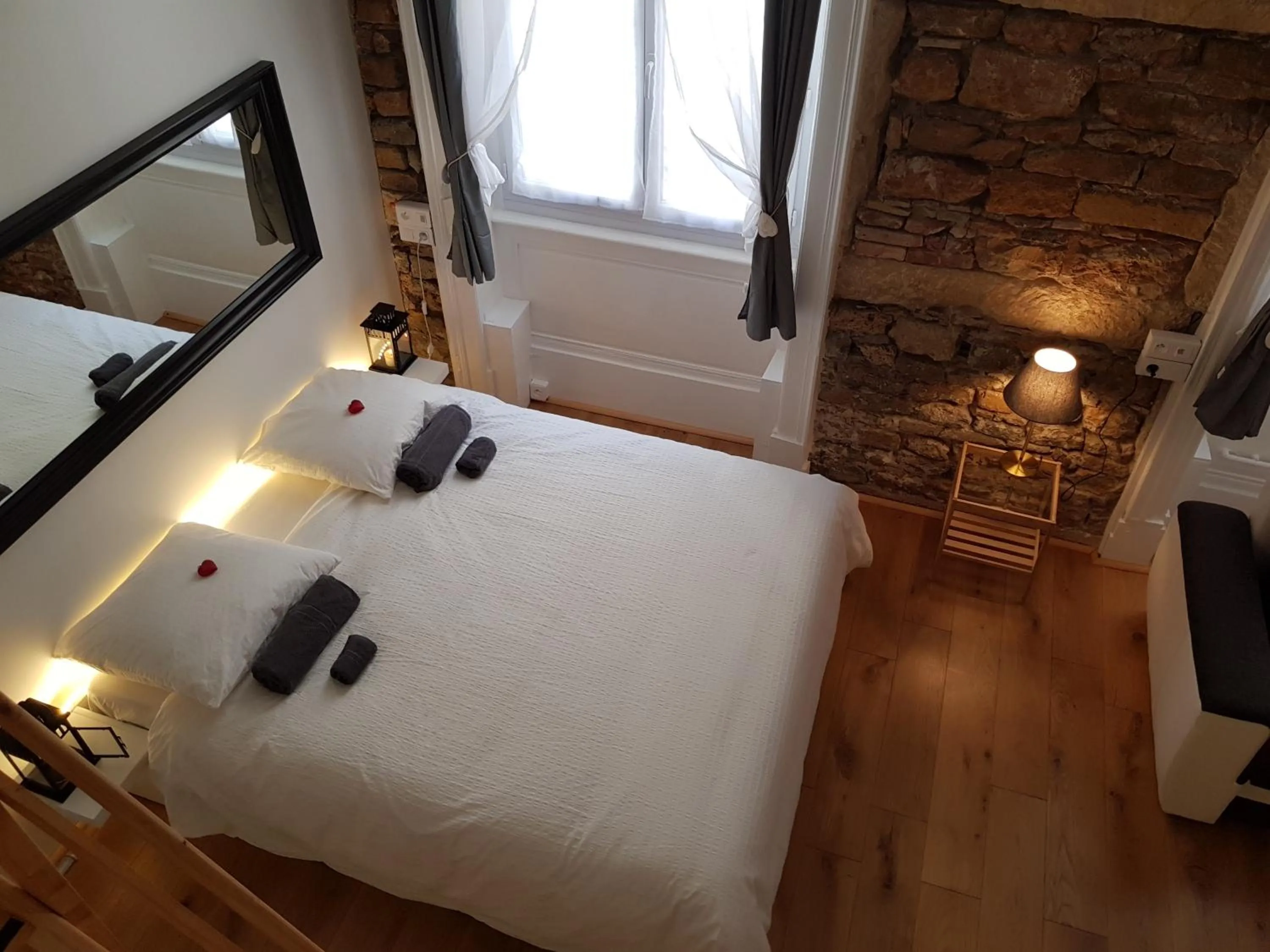 Bedroom, Bed in LOGE DE L'OPERA