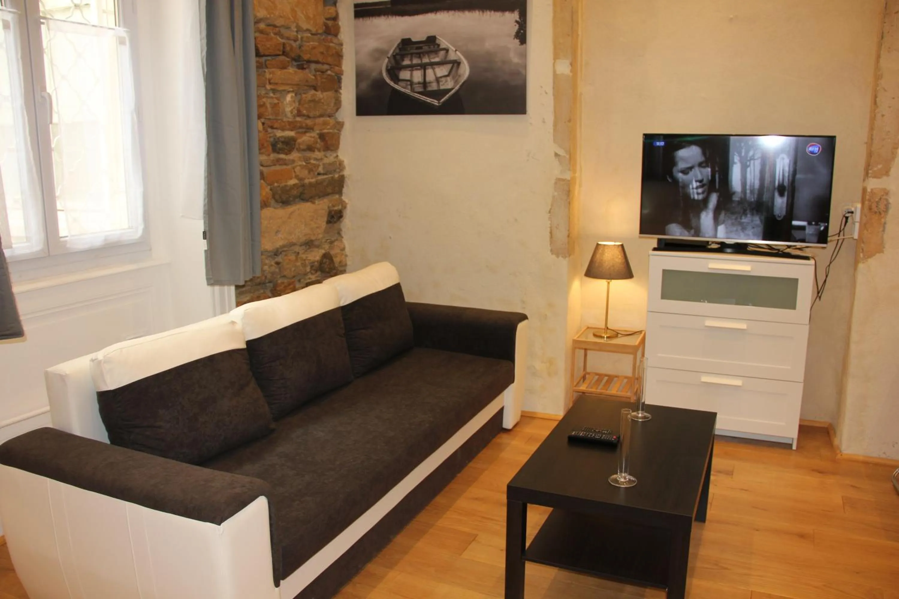 TV and multimedia in LOGE DE L'OPERA